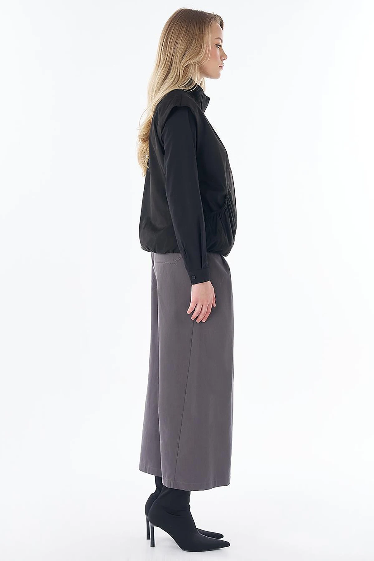 Stand Collar Suede Vest in Black