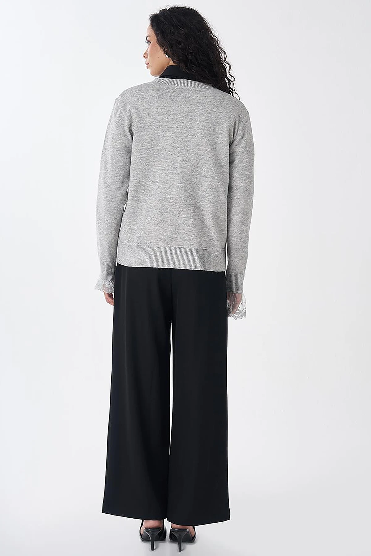 Lace-Trim Knit Cardigan in Gray