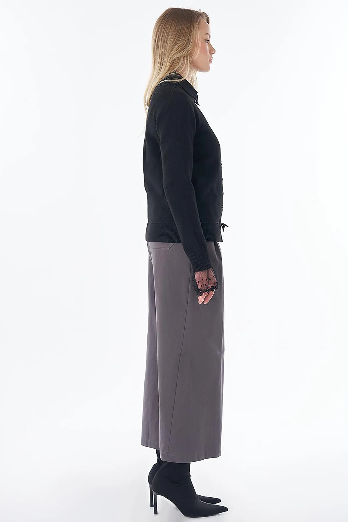 Lace-Trim Knit Cardigan in Black