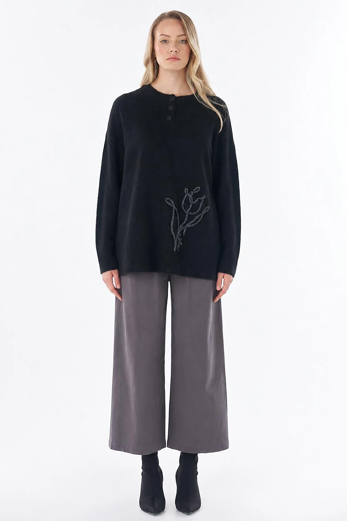 Tulip Embroidered Knit Tunic Black