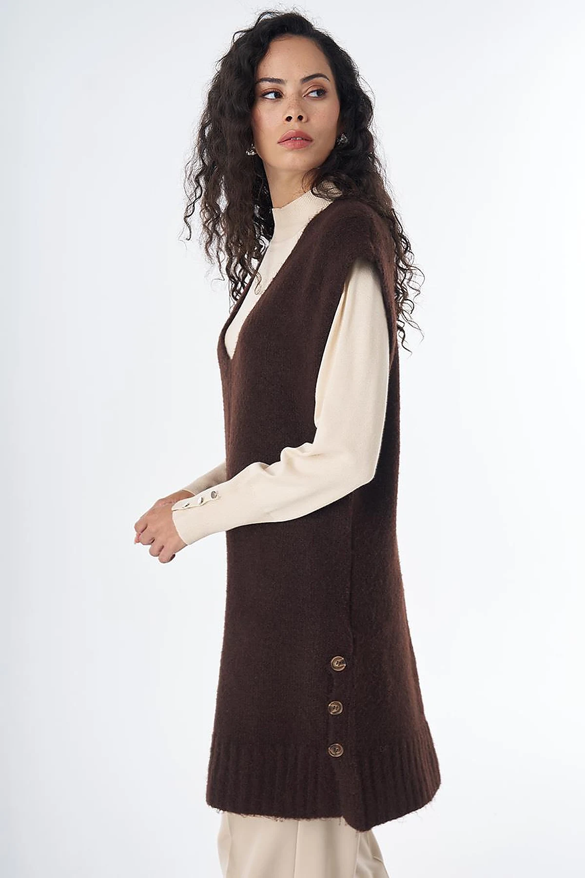 Button-Detail Knit Vest Dark Brown