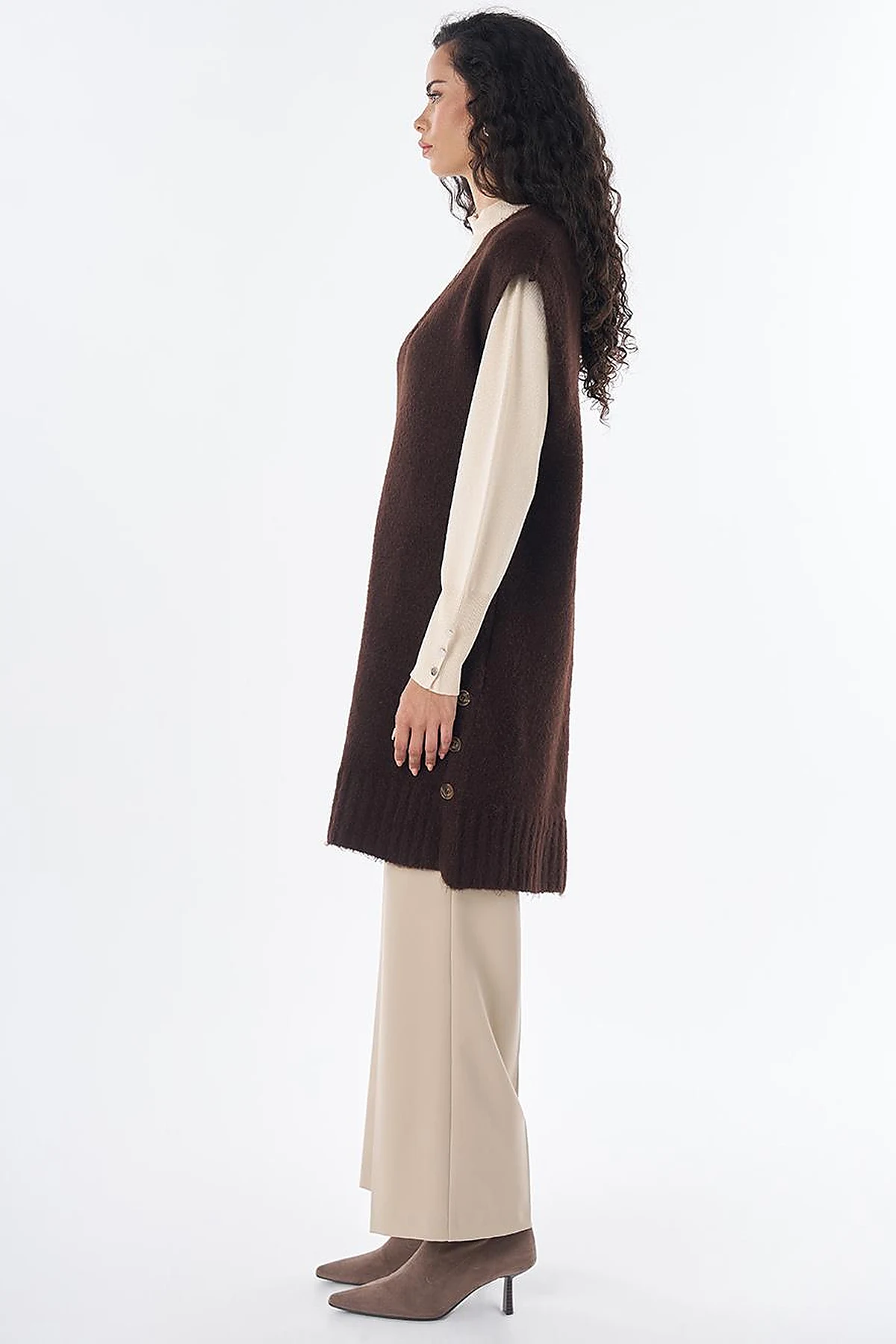 Button-Detail Knit Vest Dark Brown