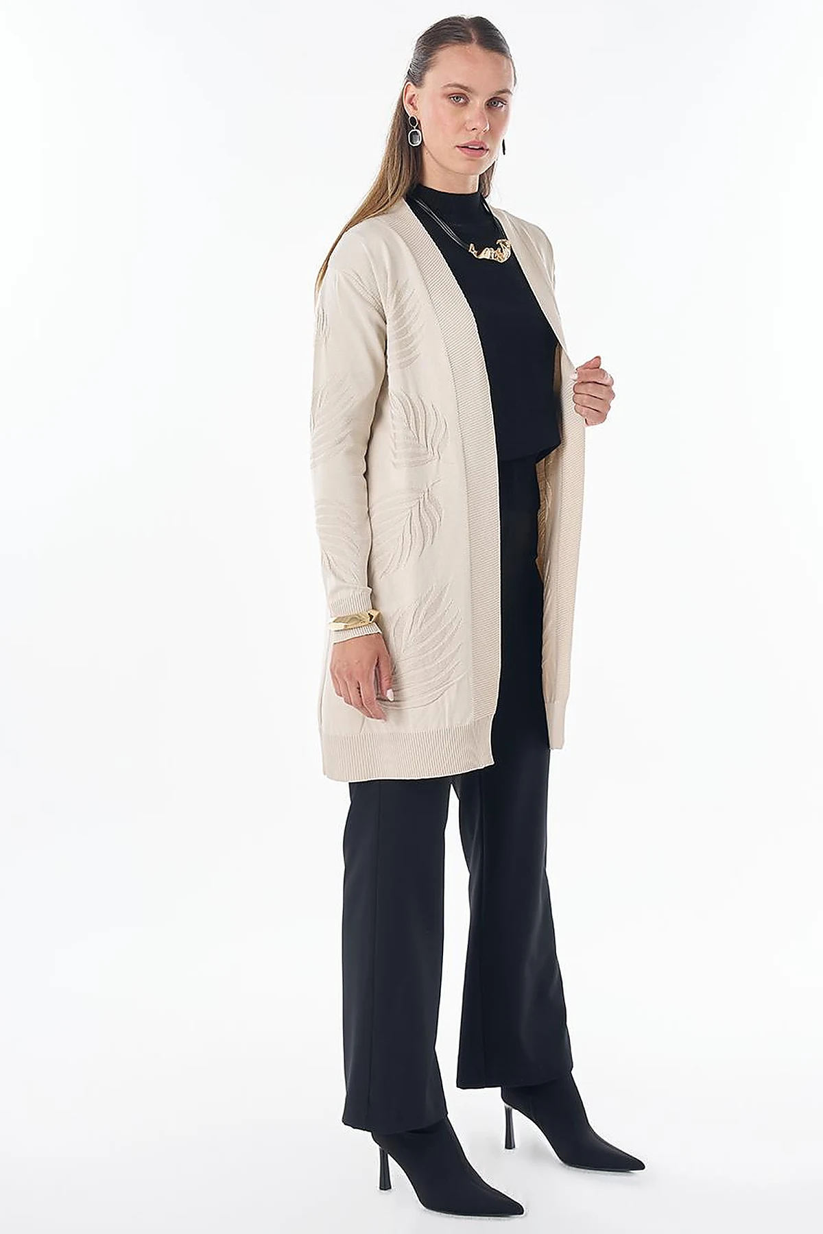 Leaf Pattern Knit Cardigan Cream