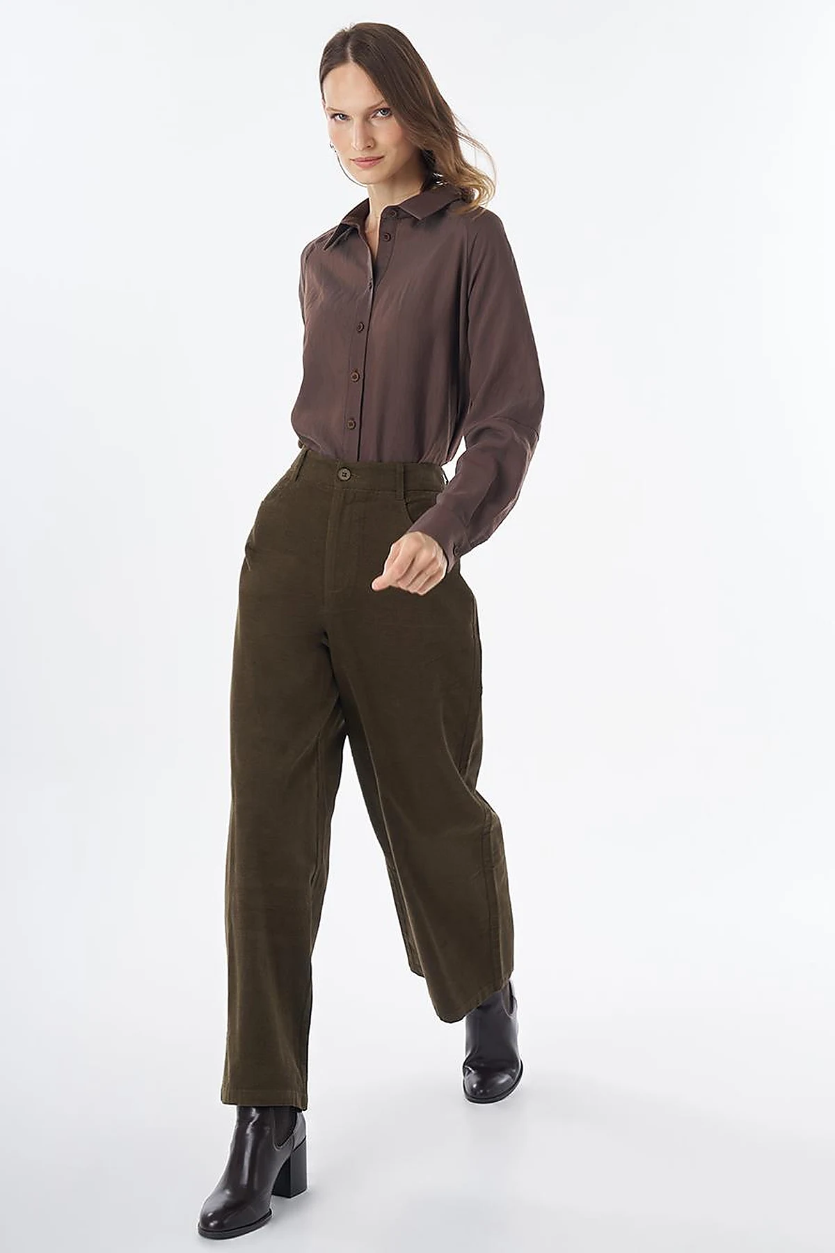Wide-Leg Corduroy Trousers –Khaki
