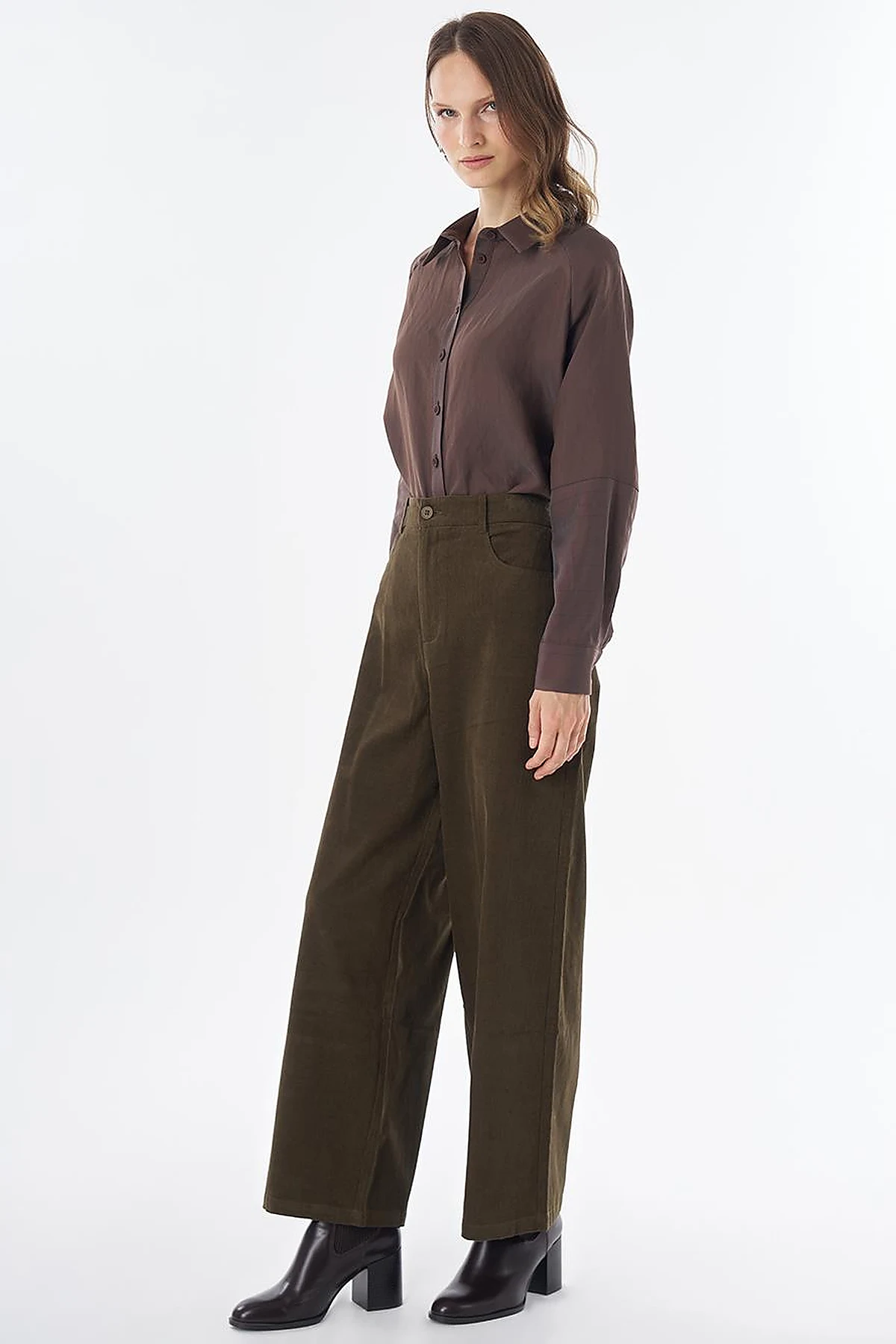 Wide-Leg Corduroy Trousers –Khaki