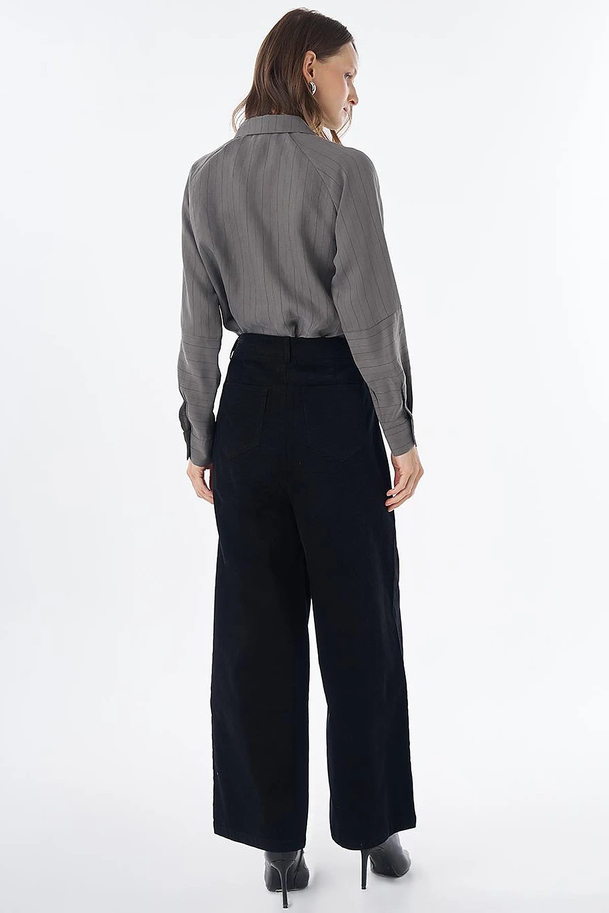 Wide-Leg Corduroy Trousers – Black