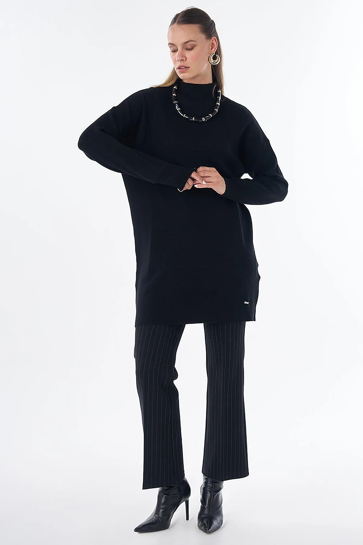 Square Pattern Knit Tunic – Black