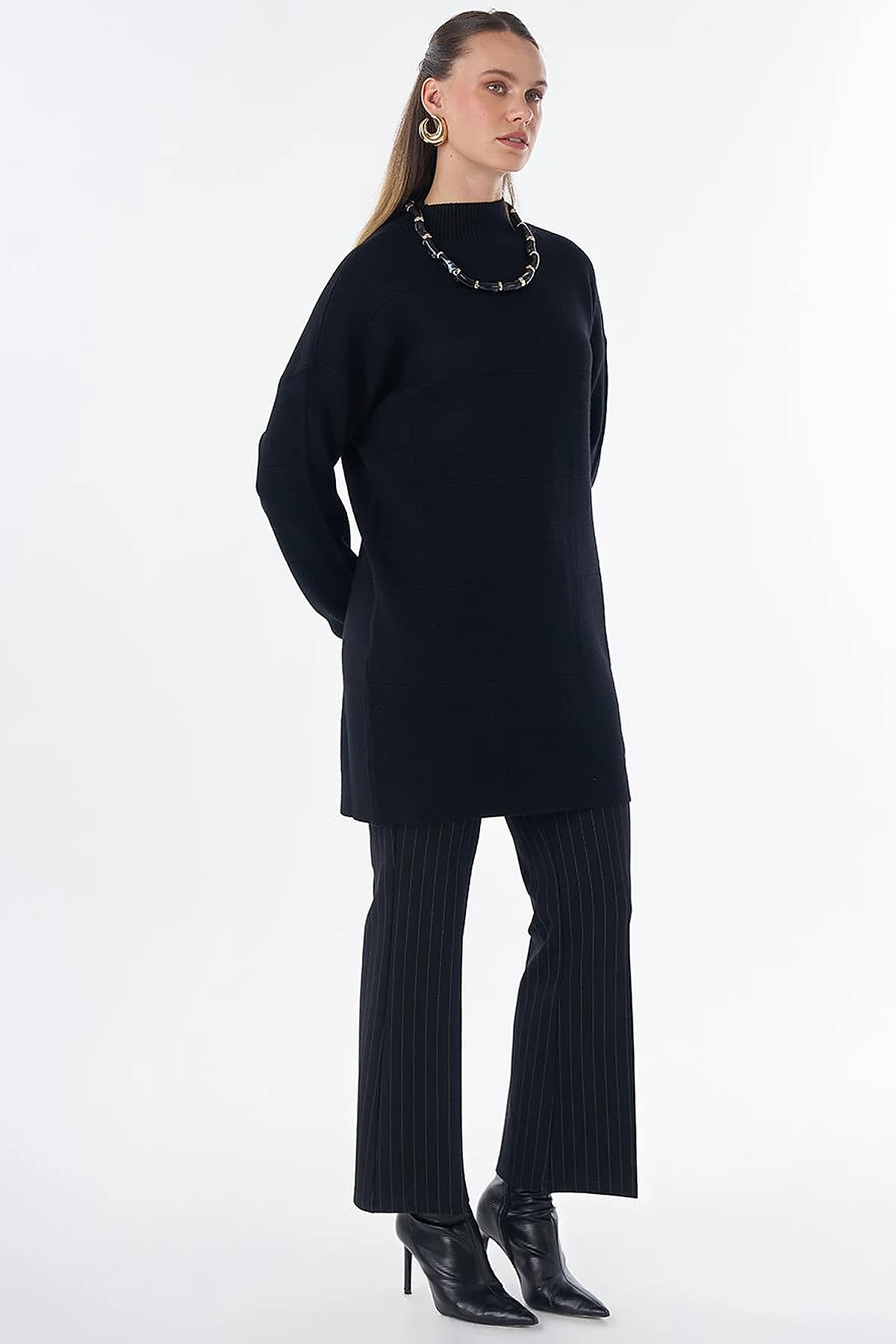 Square Pattern Knit Tunic – Black