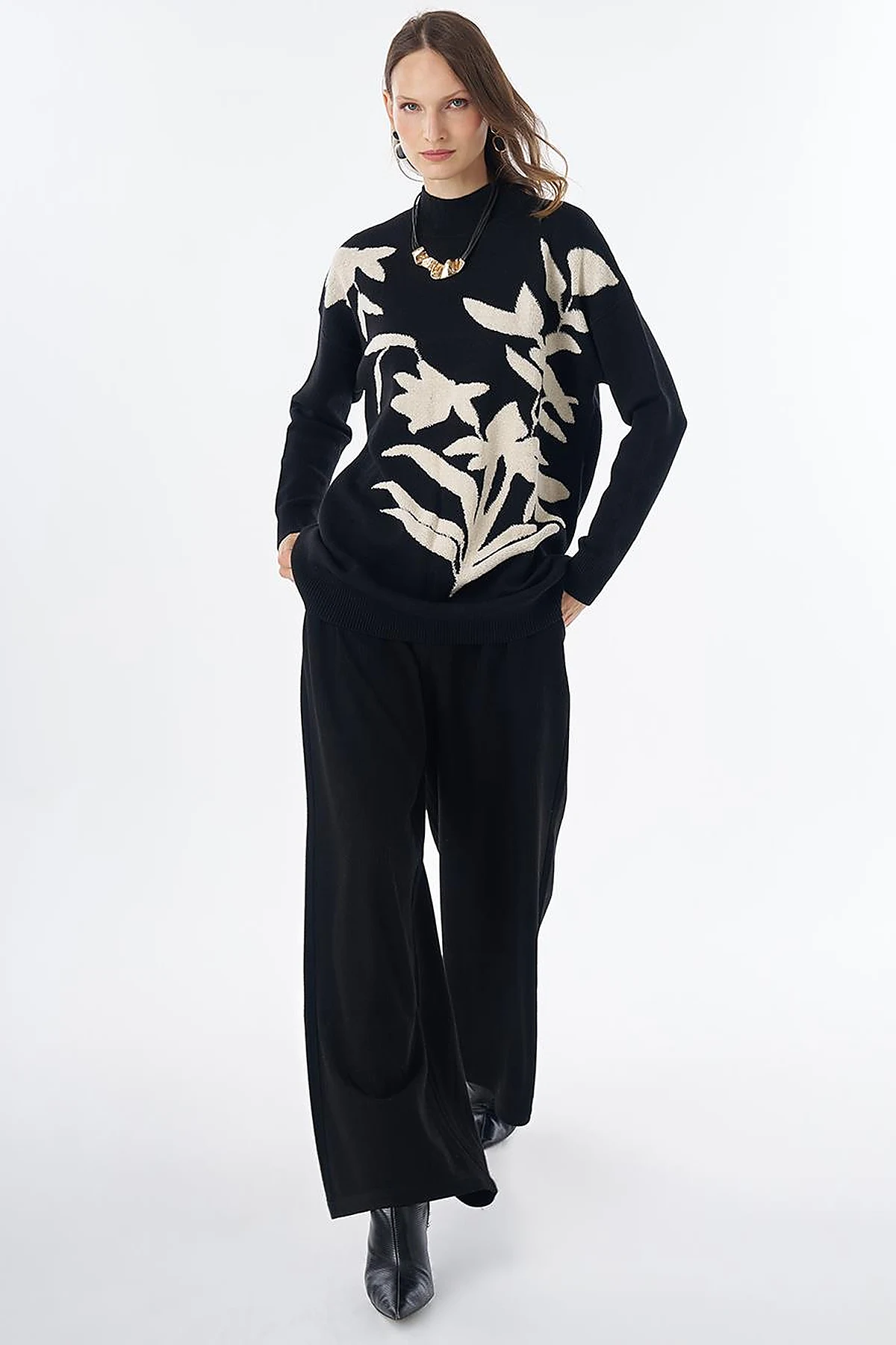 Leaf Pattern Knit Tunic – Black