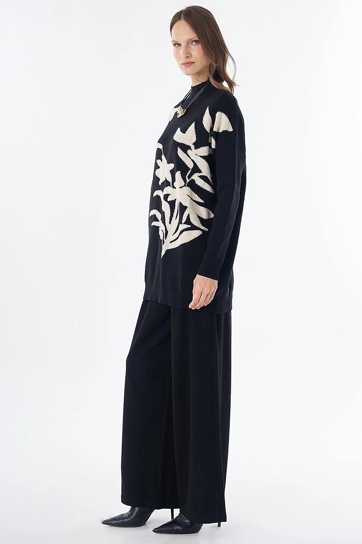 Leaf Pattern Knit Tunic – Black