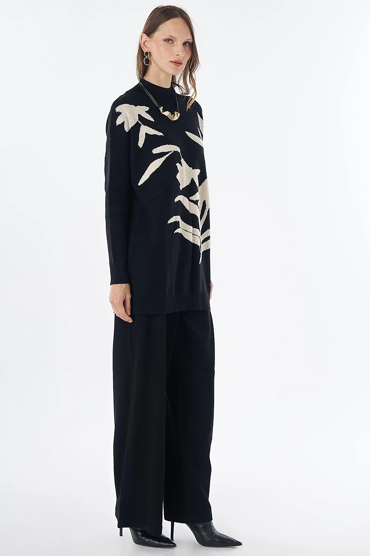 Leaf Pattern Knit Tunic – Black