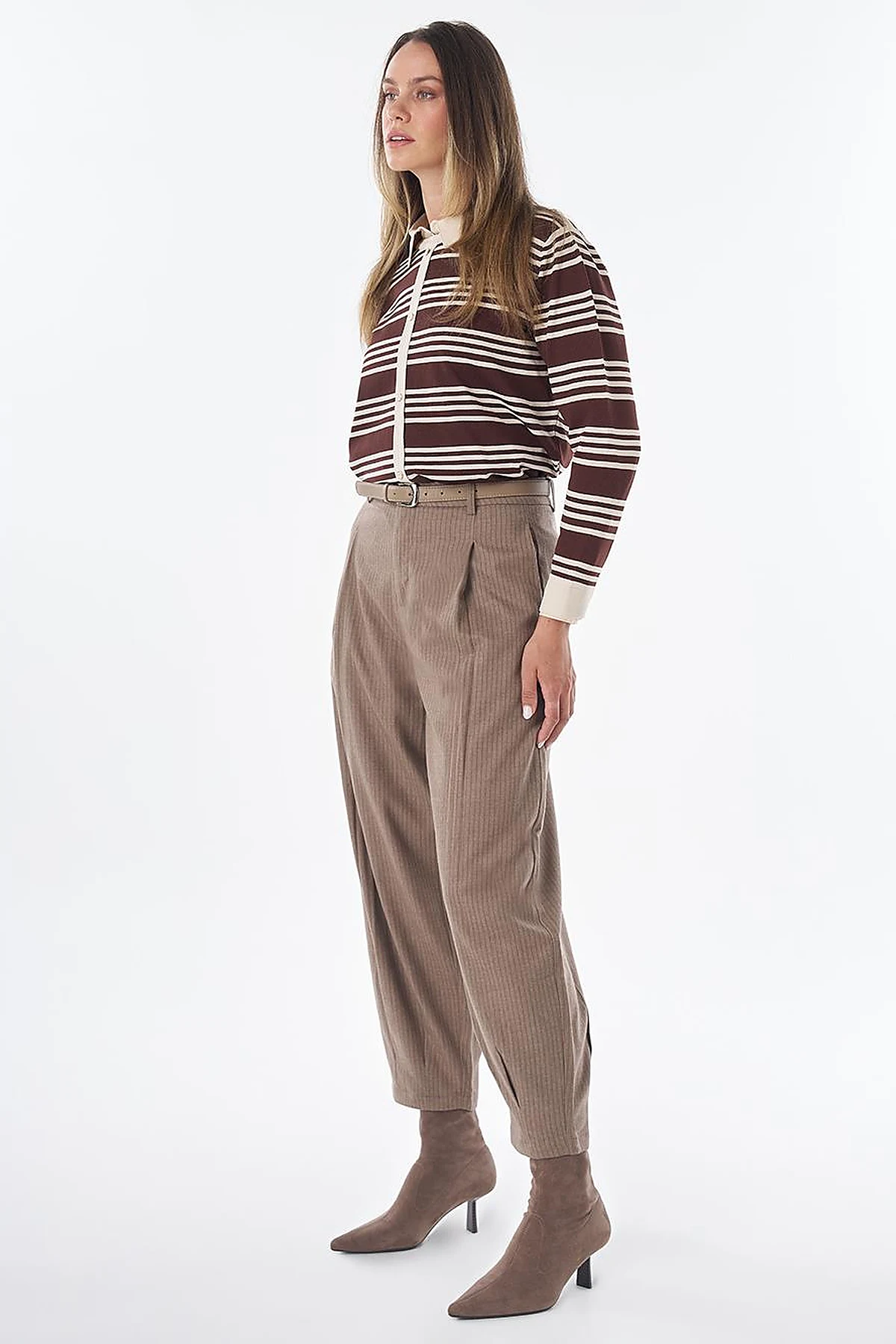 Kemer Detaylı Pilili Pantolon Vizon