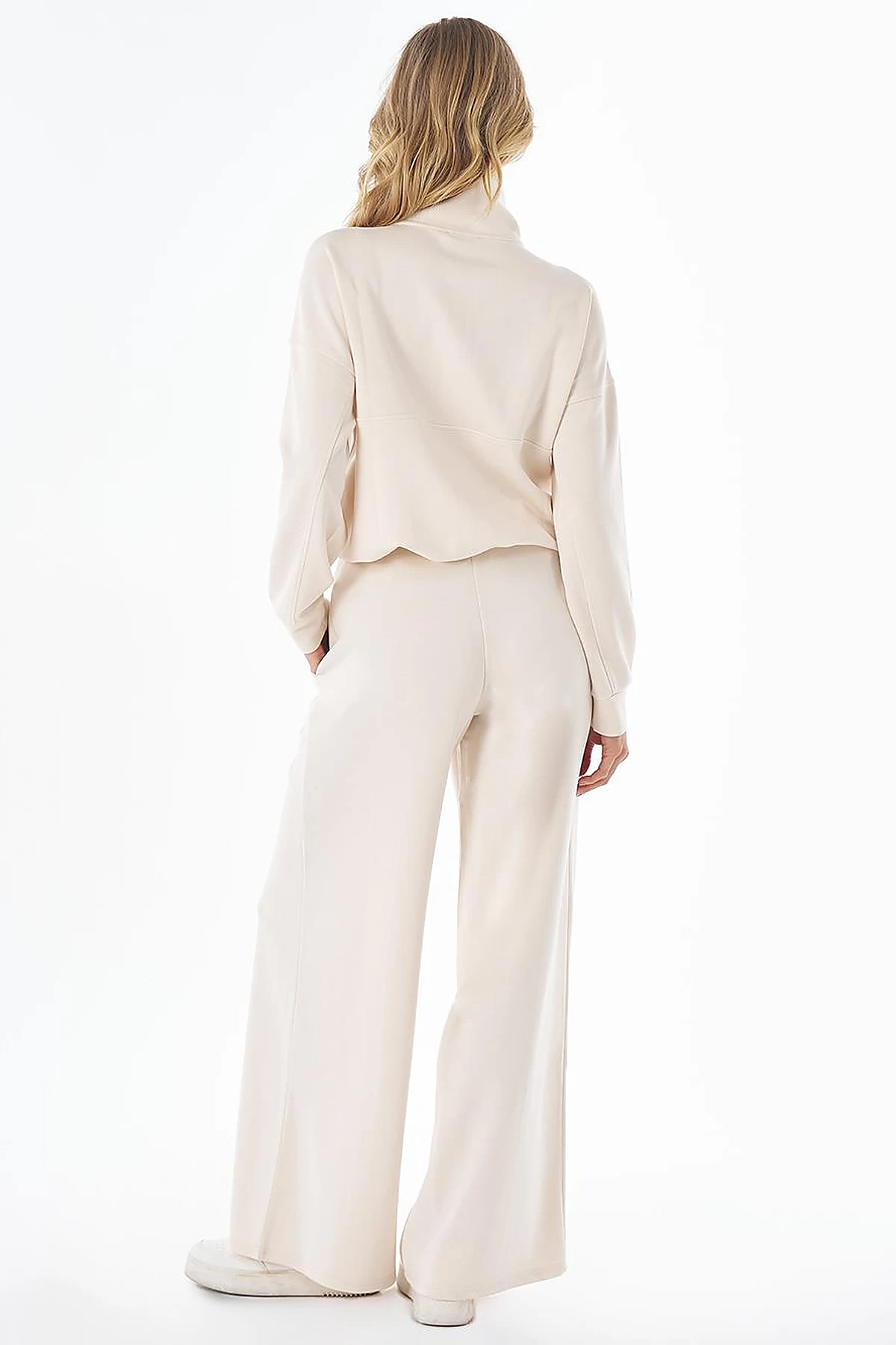 Topstitched Relaxed-Fit Pants – Cream