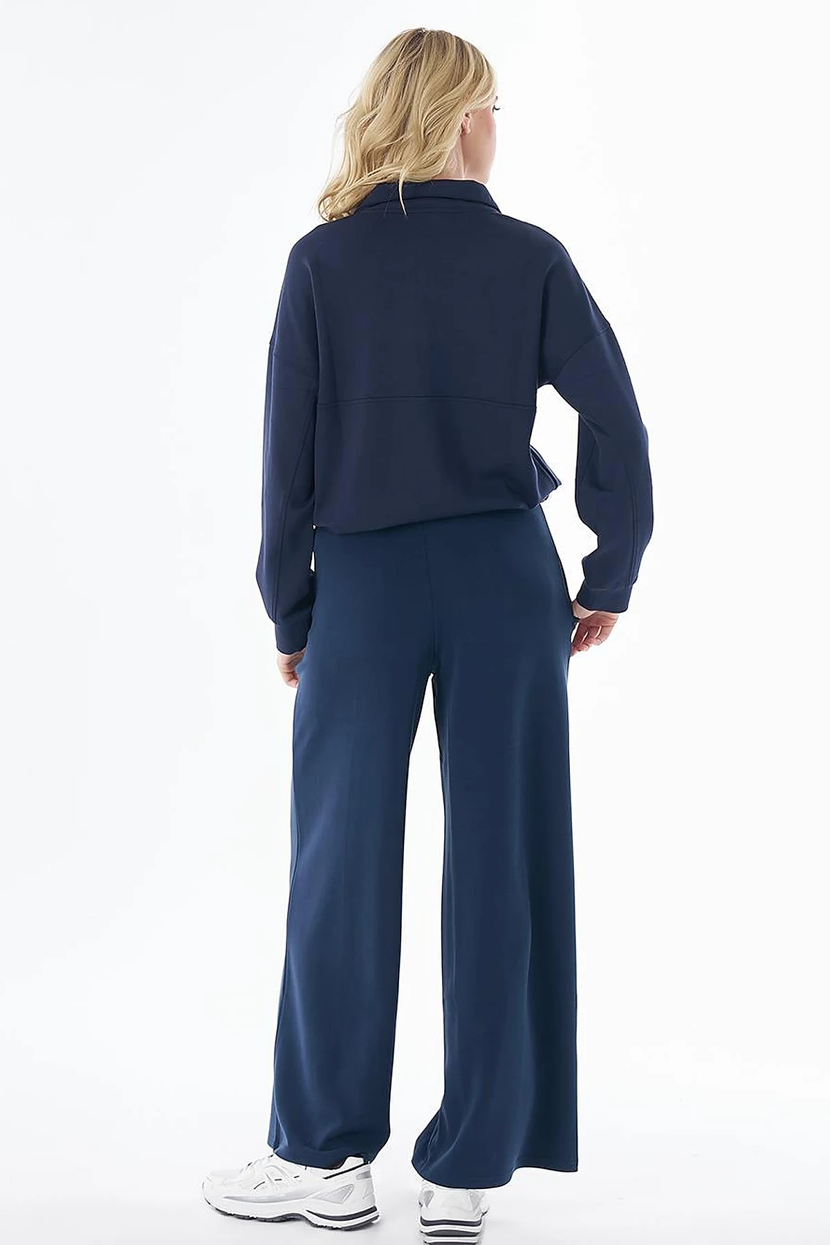 Topstitched Relaxed-Fit Pants – Navy
