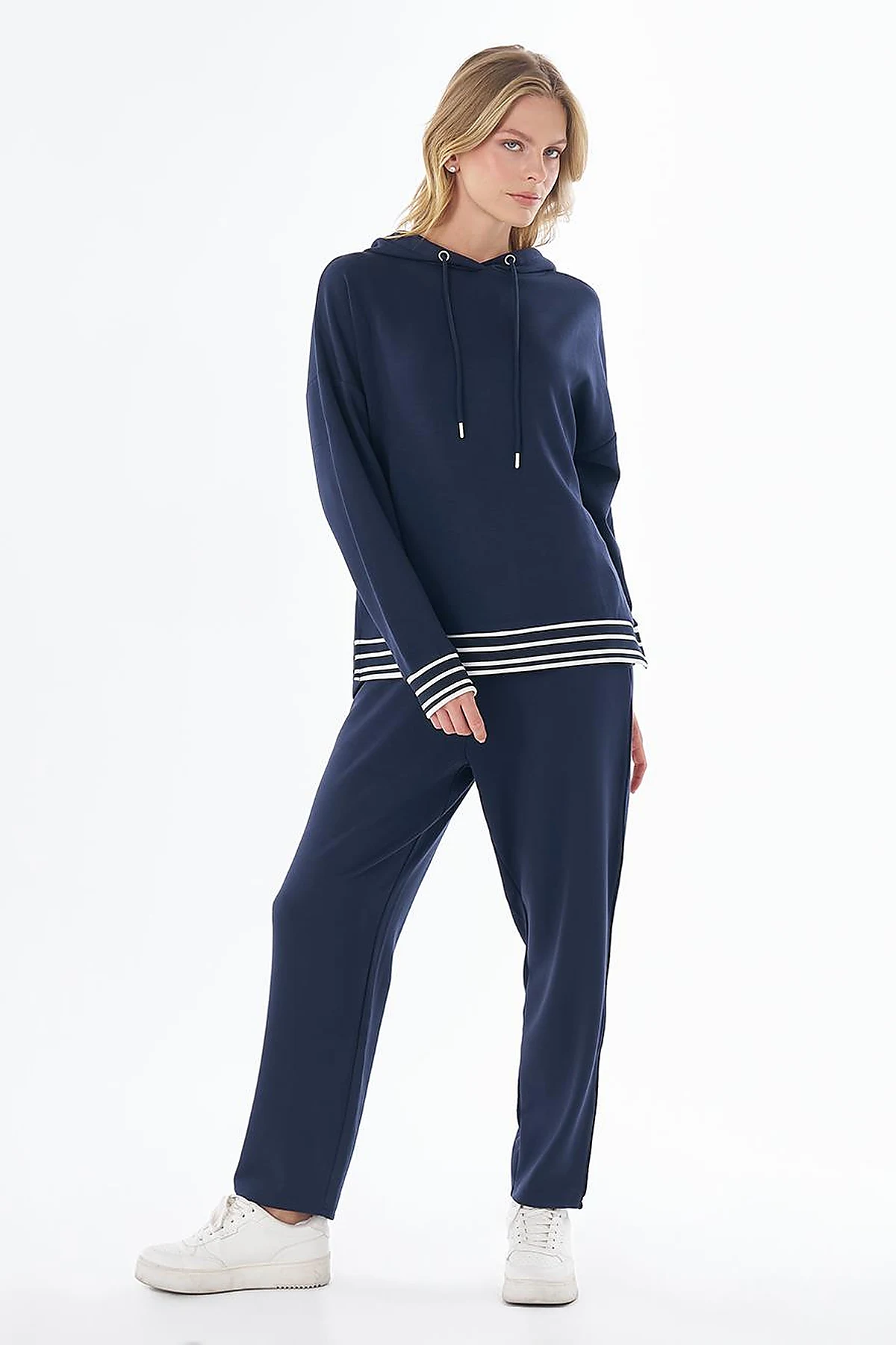 Kontrast Detaylı Sweatshirt Lacivert