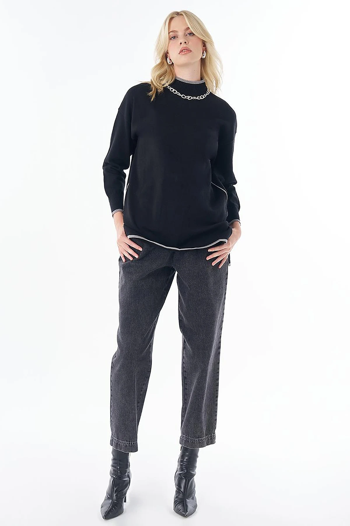 Contrast Color Knit Sweater - Black
