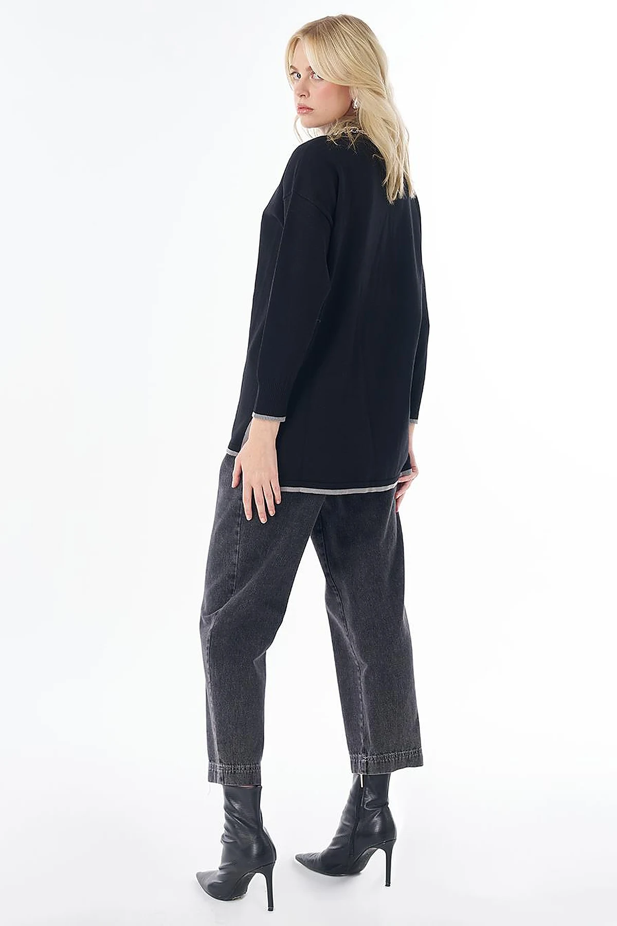 Contrast Color Knit Sweater - Black