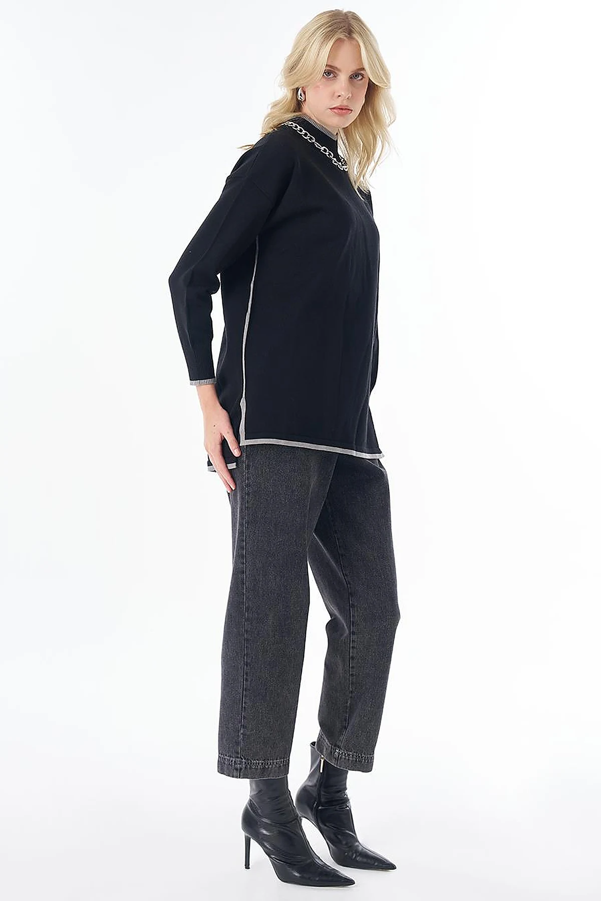 Contrast Color Knit Sweater - Black