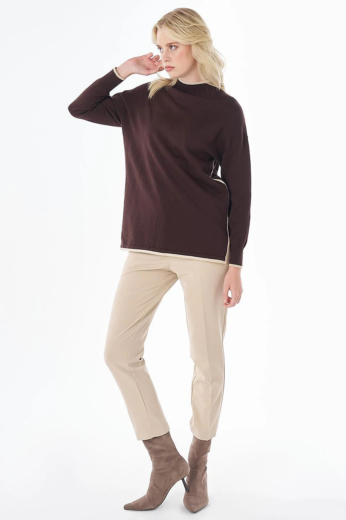 Contrast Color Knit Sweater -Brown