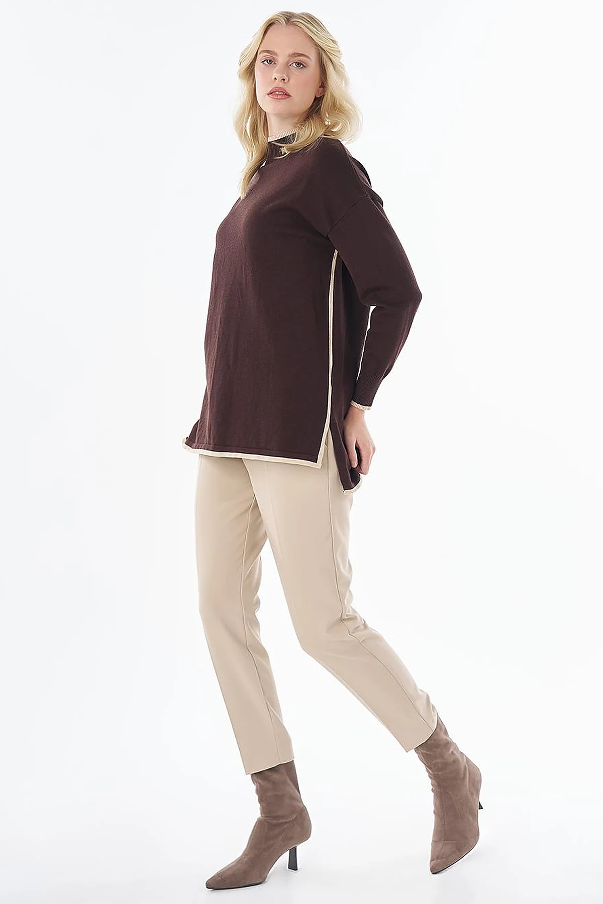 Contrast Color Knit Sweater -Brown