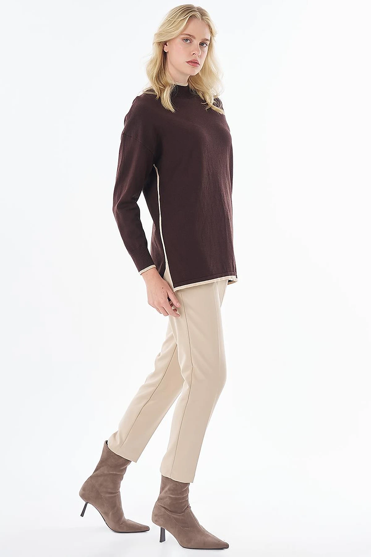 Contrast Color Knit Sweater -Brown