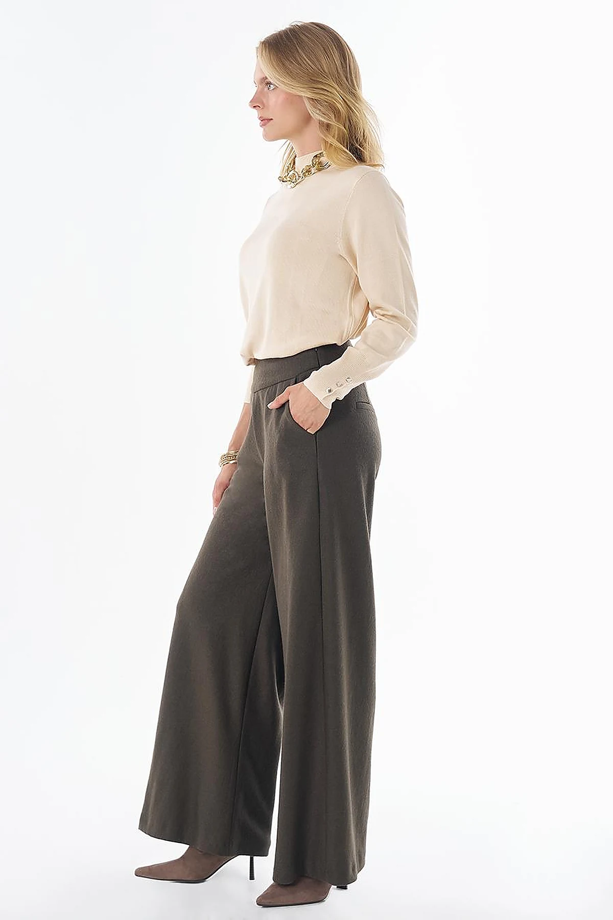 High-Waisted Wool Trousers - Khaki