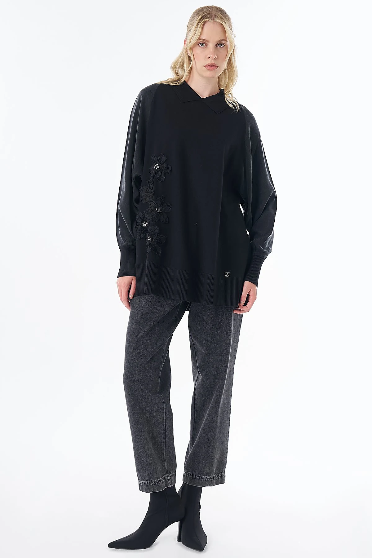Embroidered Appliqué Knit Tunic Black