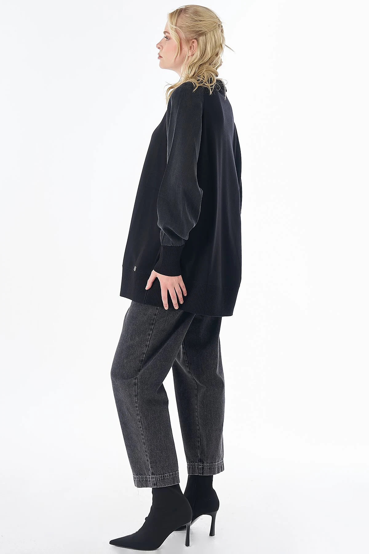 Embroidered Appliqué Knit Tunic Black