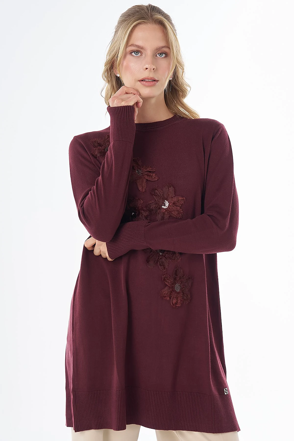 Crew Neck Appliqué Knit Tunic Burgundy