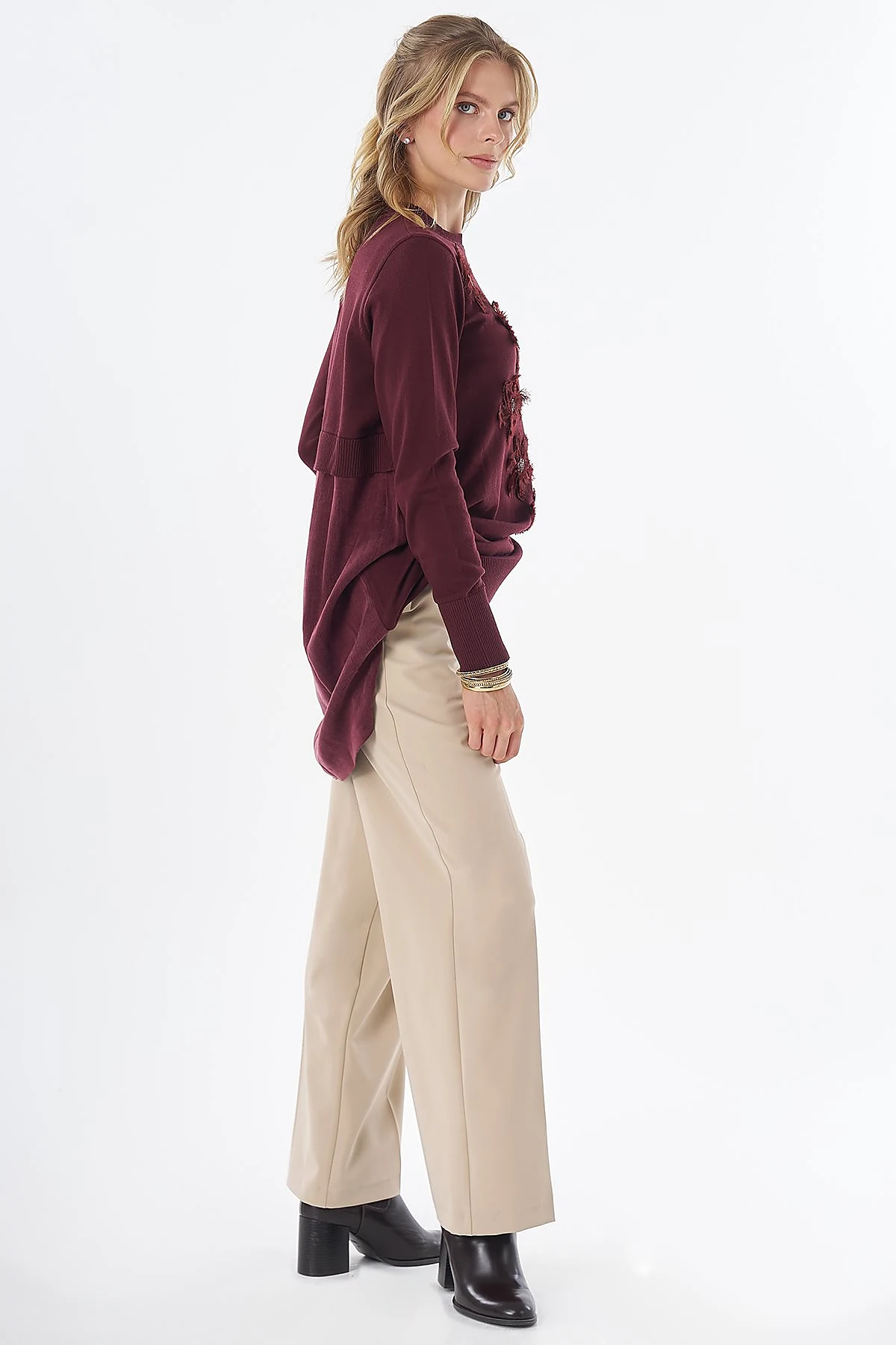 Crew Neck Appliqué Knit Tunic Burgundy