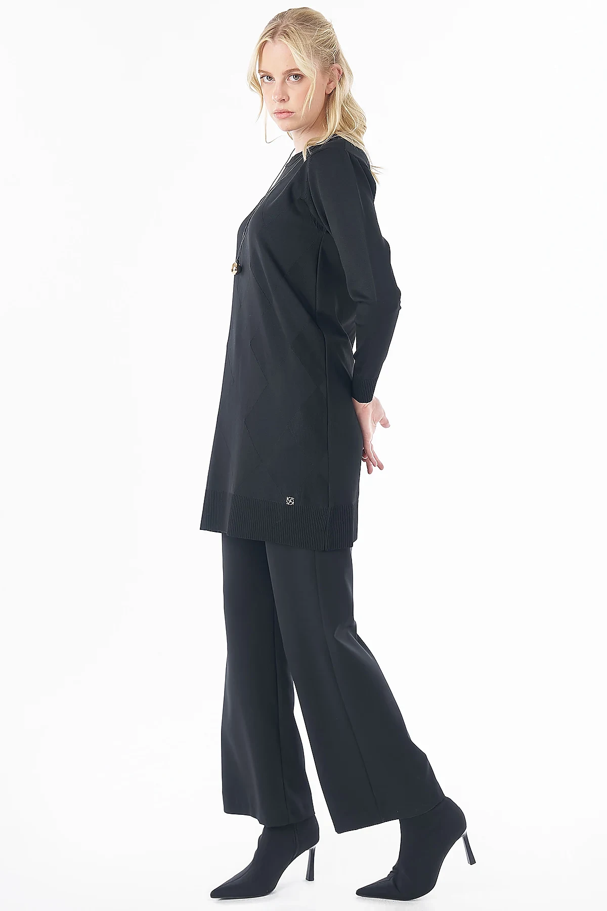 Diamond Pattern Knit Tunic - Black