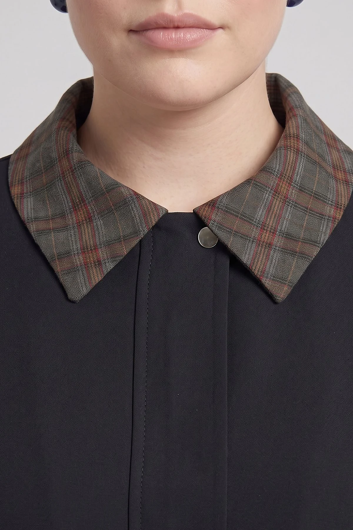 Contrast Trimmed Sports Stitch Detail Cape Black