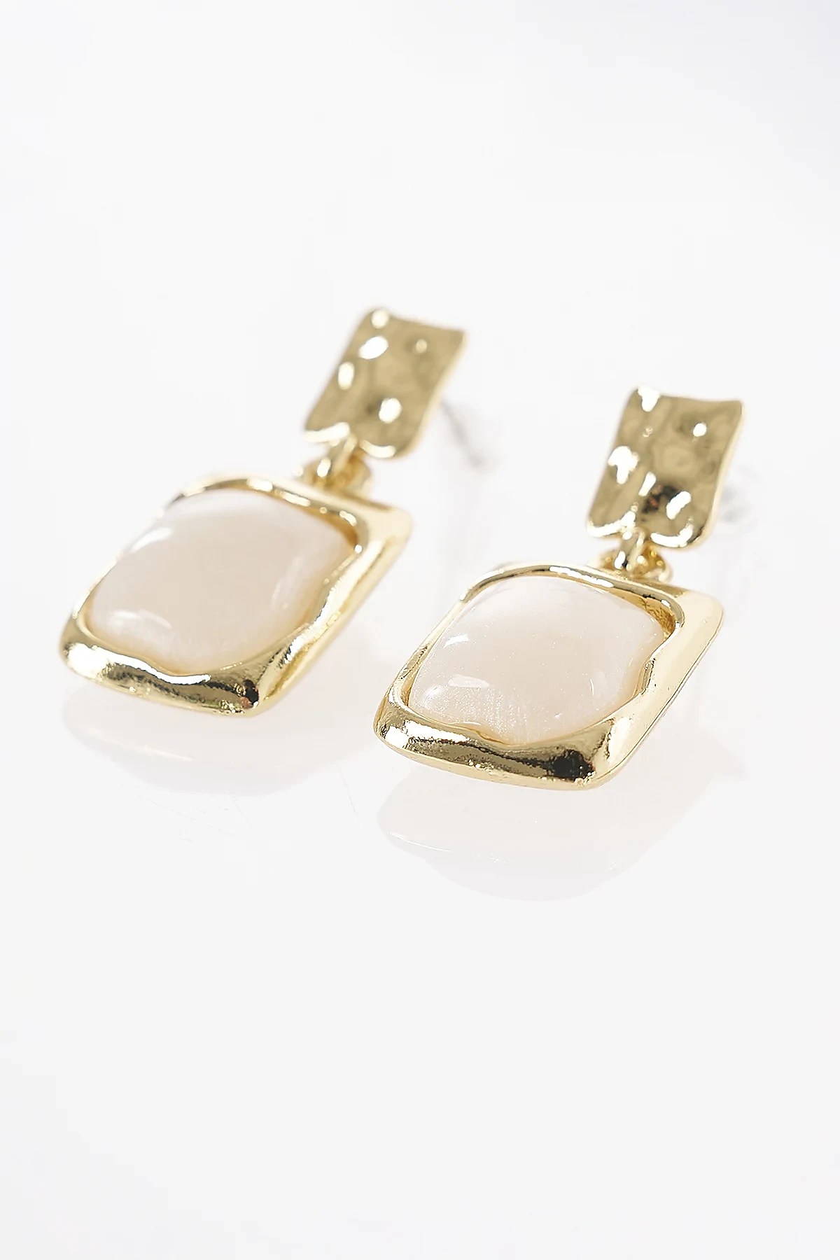 White Stone Vintage Earrings Gold