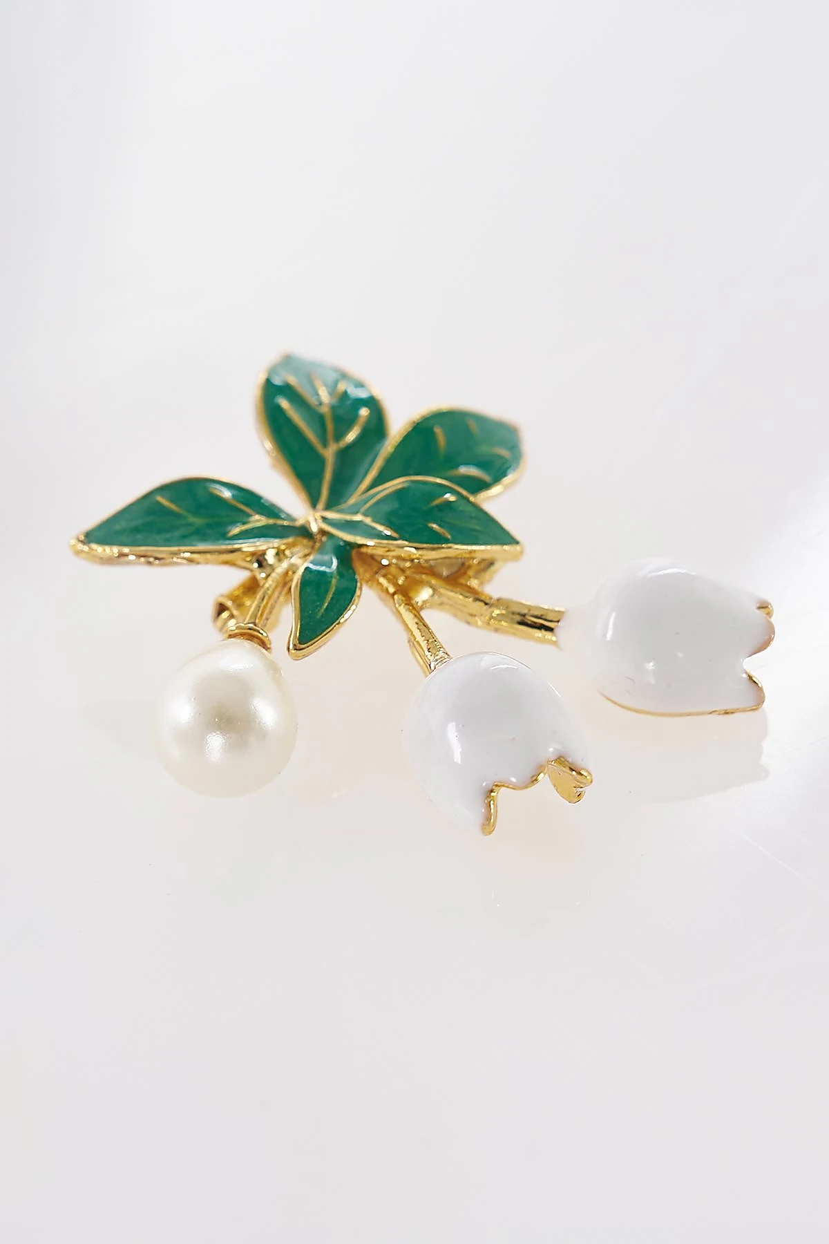 Tulip and Pearl Detail Brooch Gold
