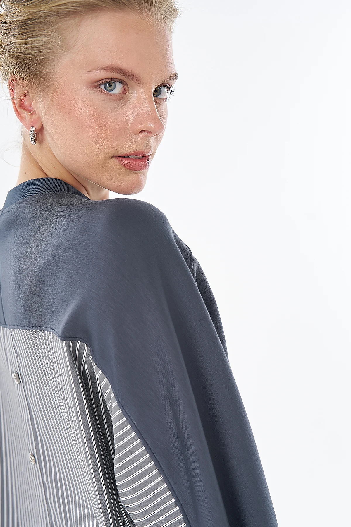 Two-Piece Set with Accessory Buttons Charcoal 