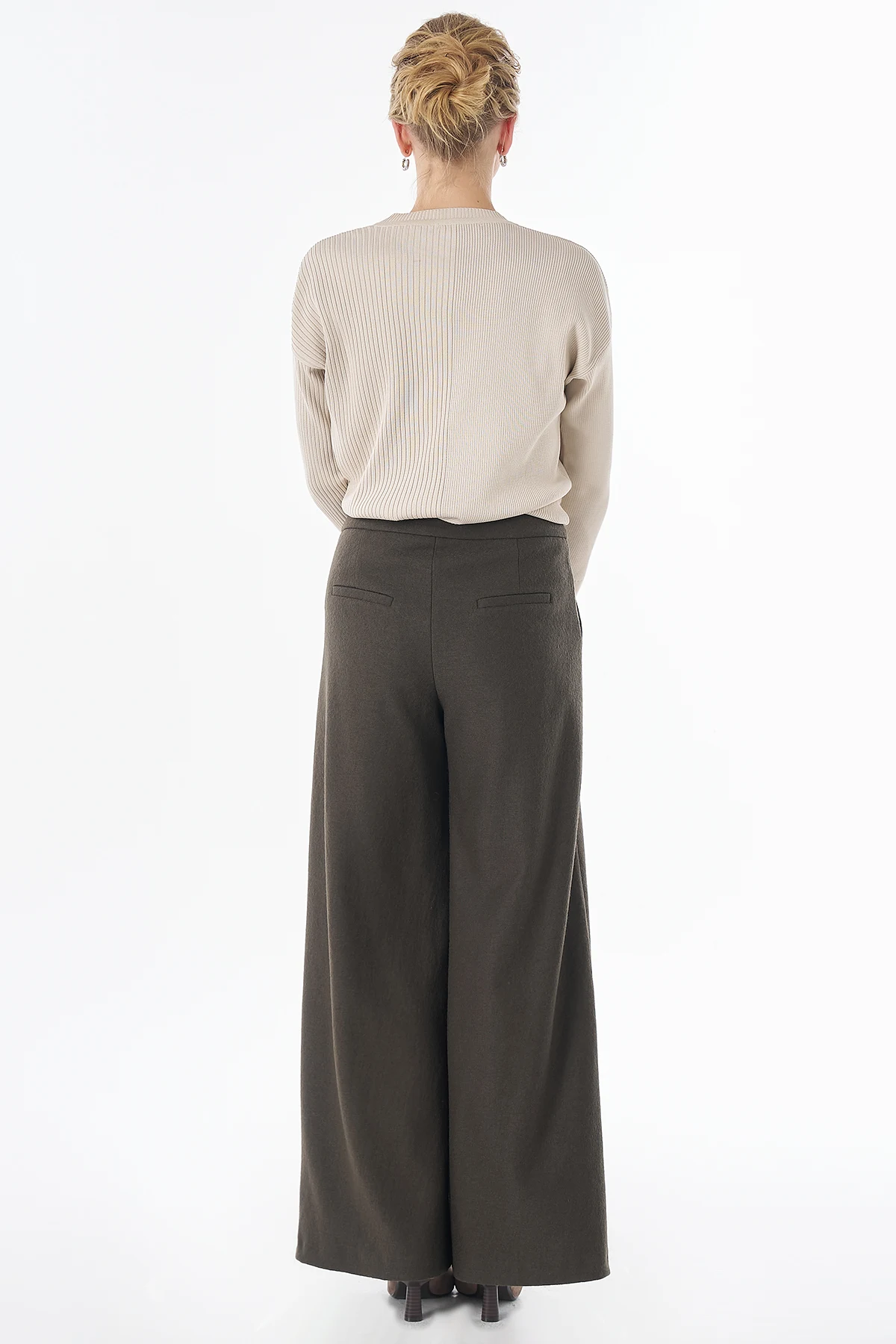 High-Waisted Wool Trousers - Khaki
