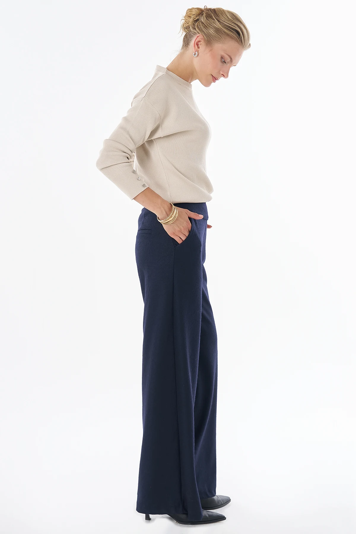 High-Waisted Wool Trousers - Dark Navy
