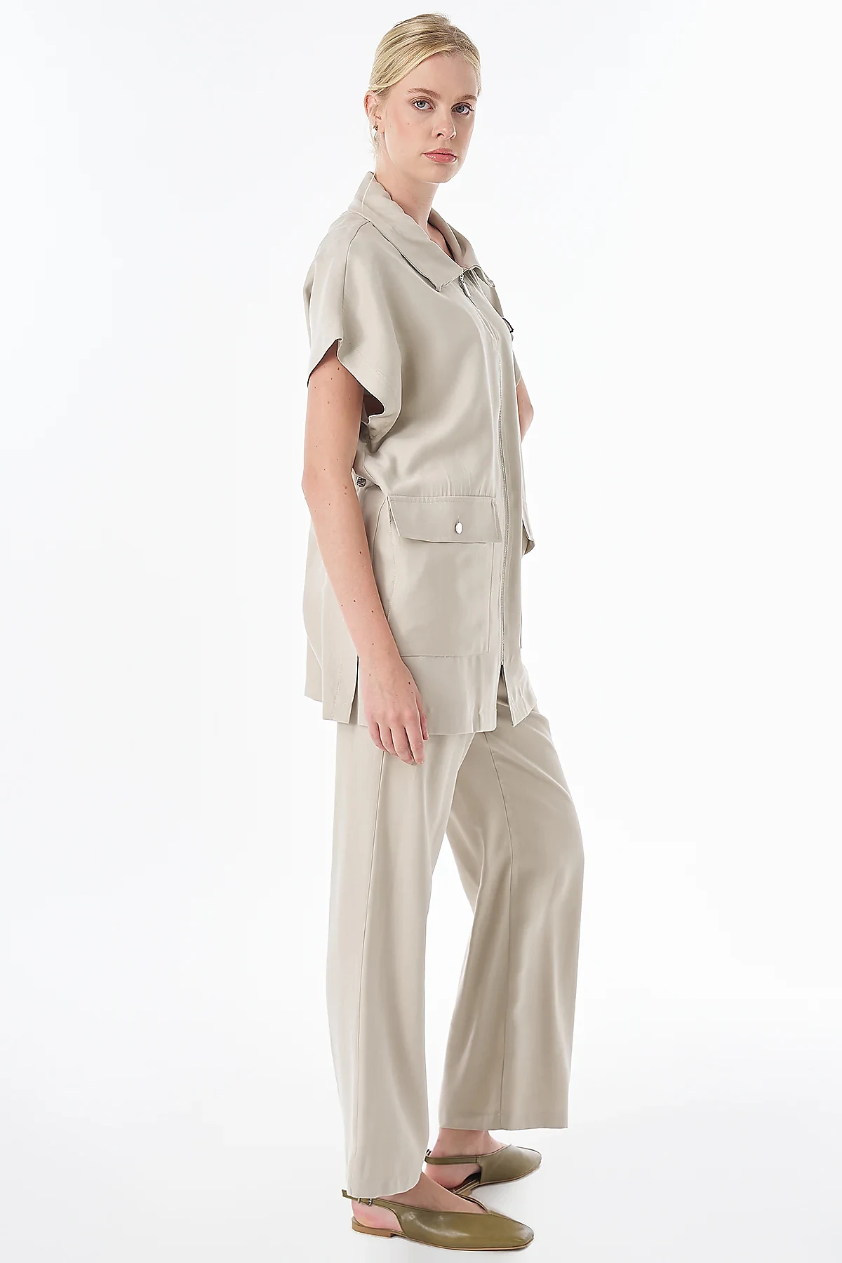 Rayon Set with Brooch Detail Beige 