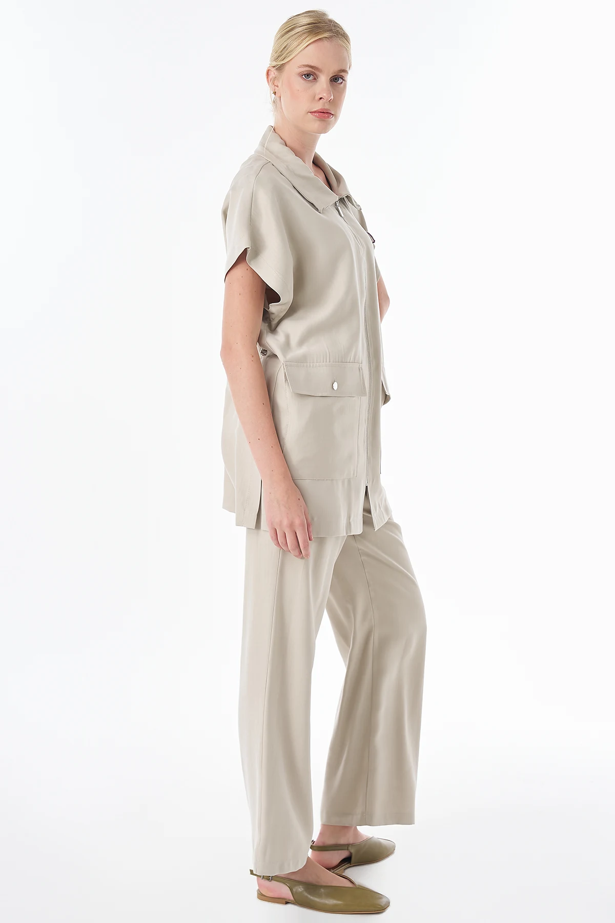 Broş Detaylı Rayon Takım Bej
