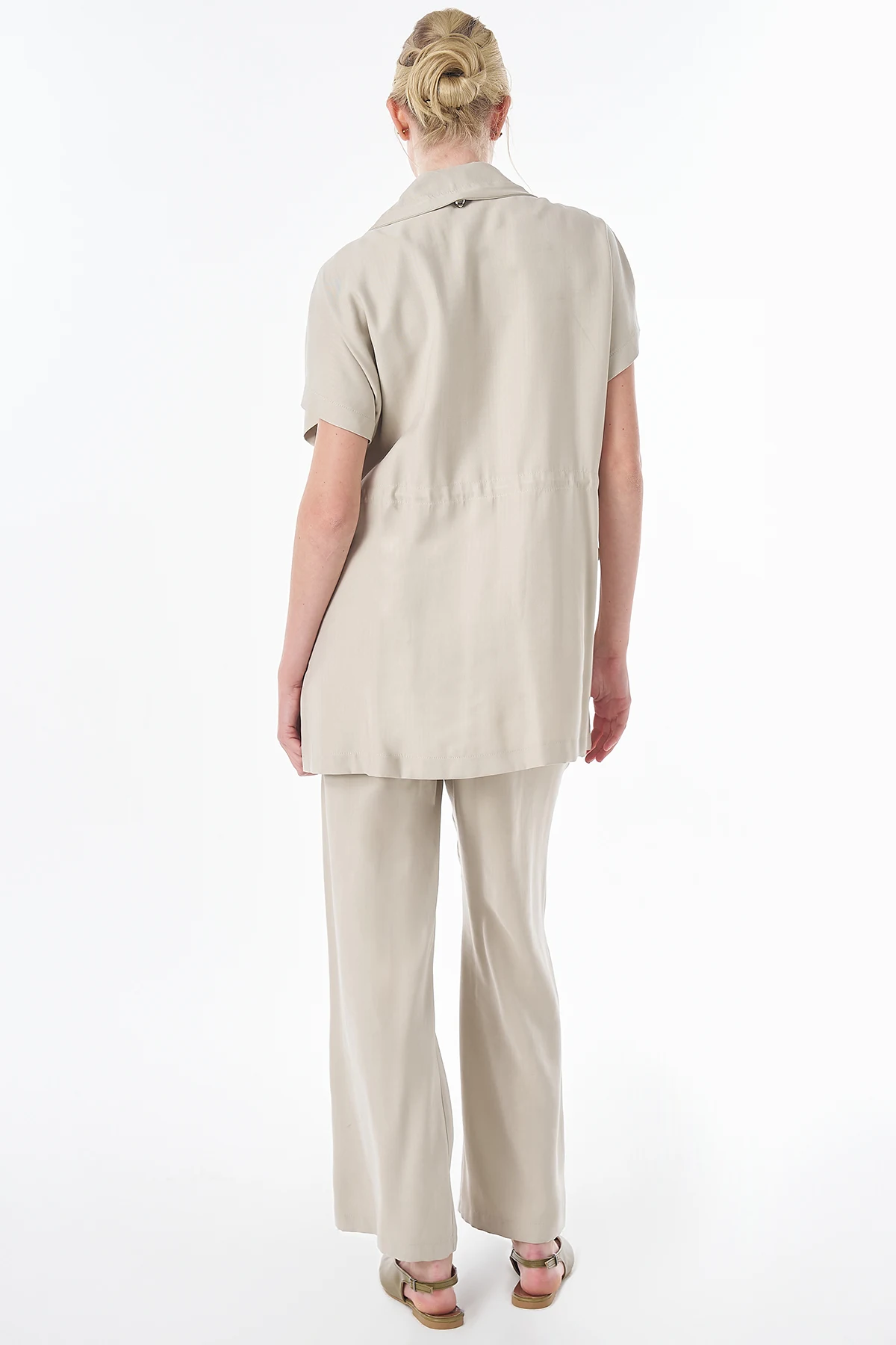 Broş Detaylı Rayon Takım Bej