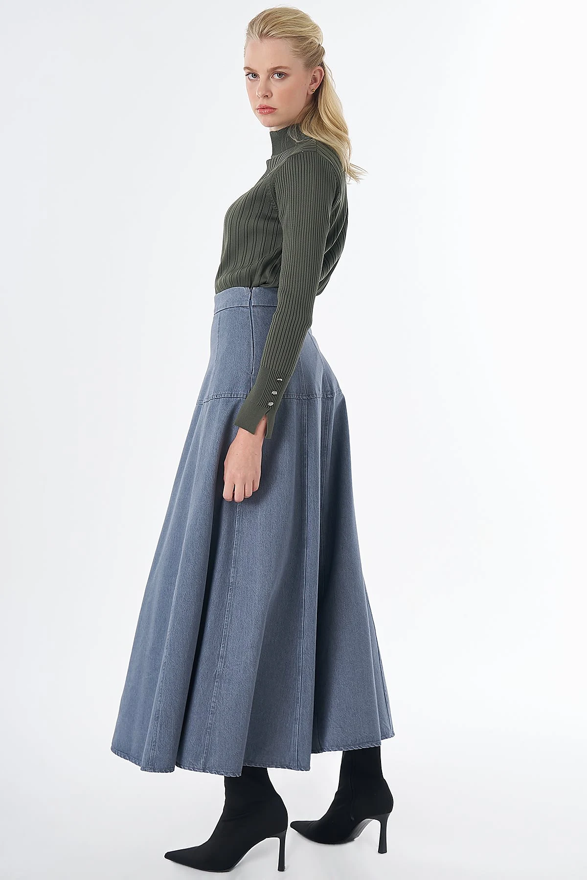 High-Waisted Panel-Seamed Skirt Blue