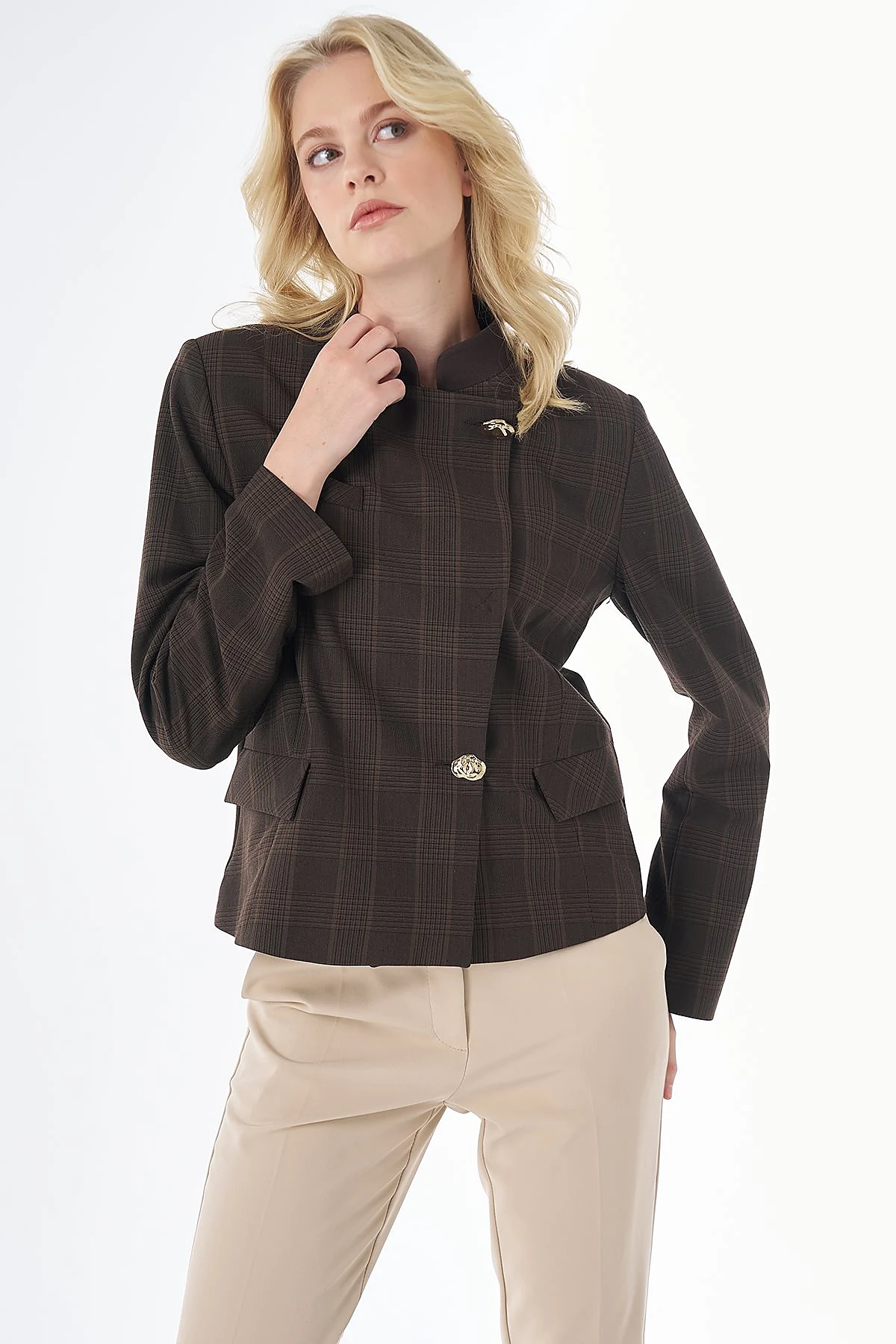 Mandarin-Collar Plaid Jacket Brown