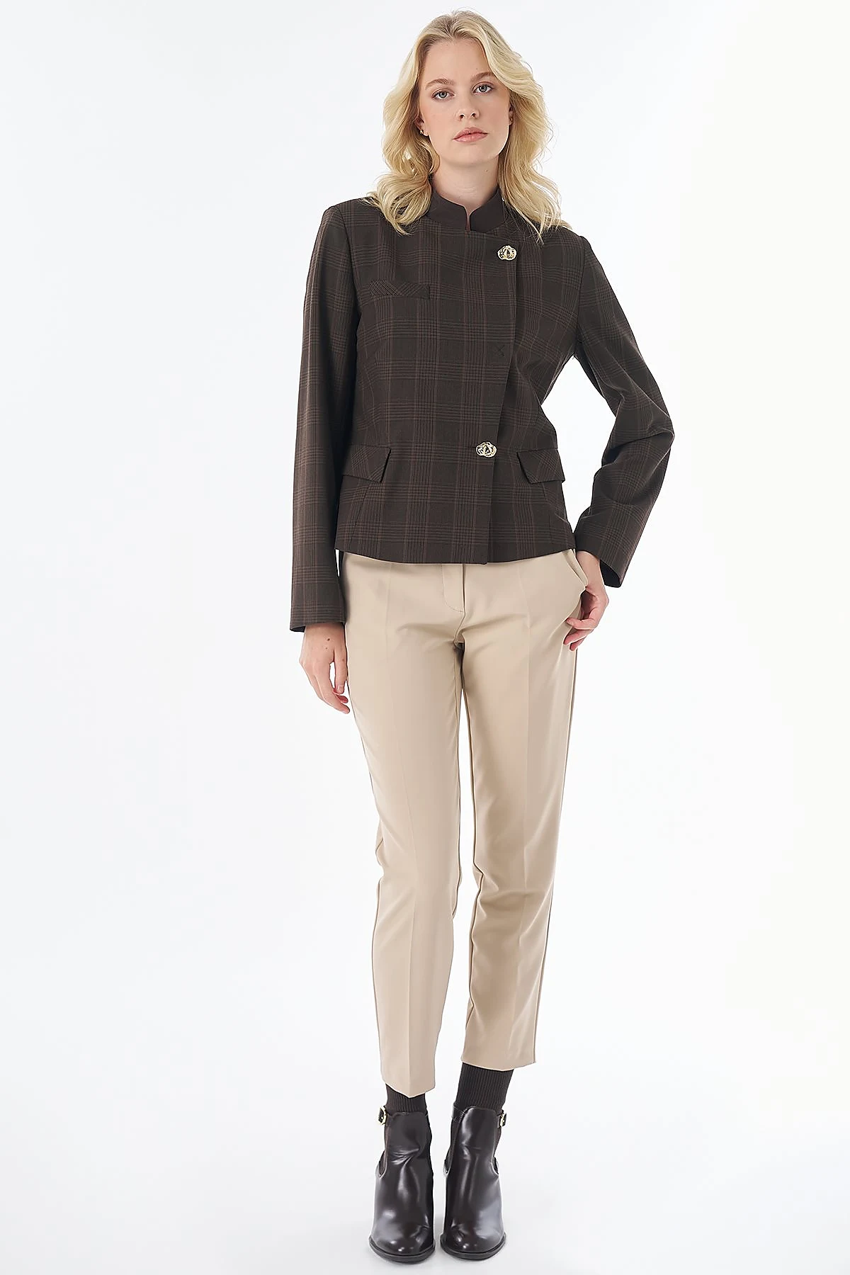 Mandarin-Collar Plaid Jacket Brown