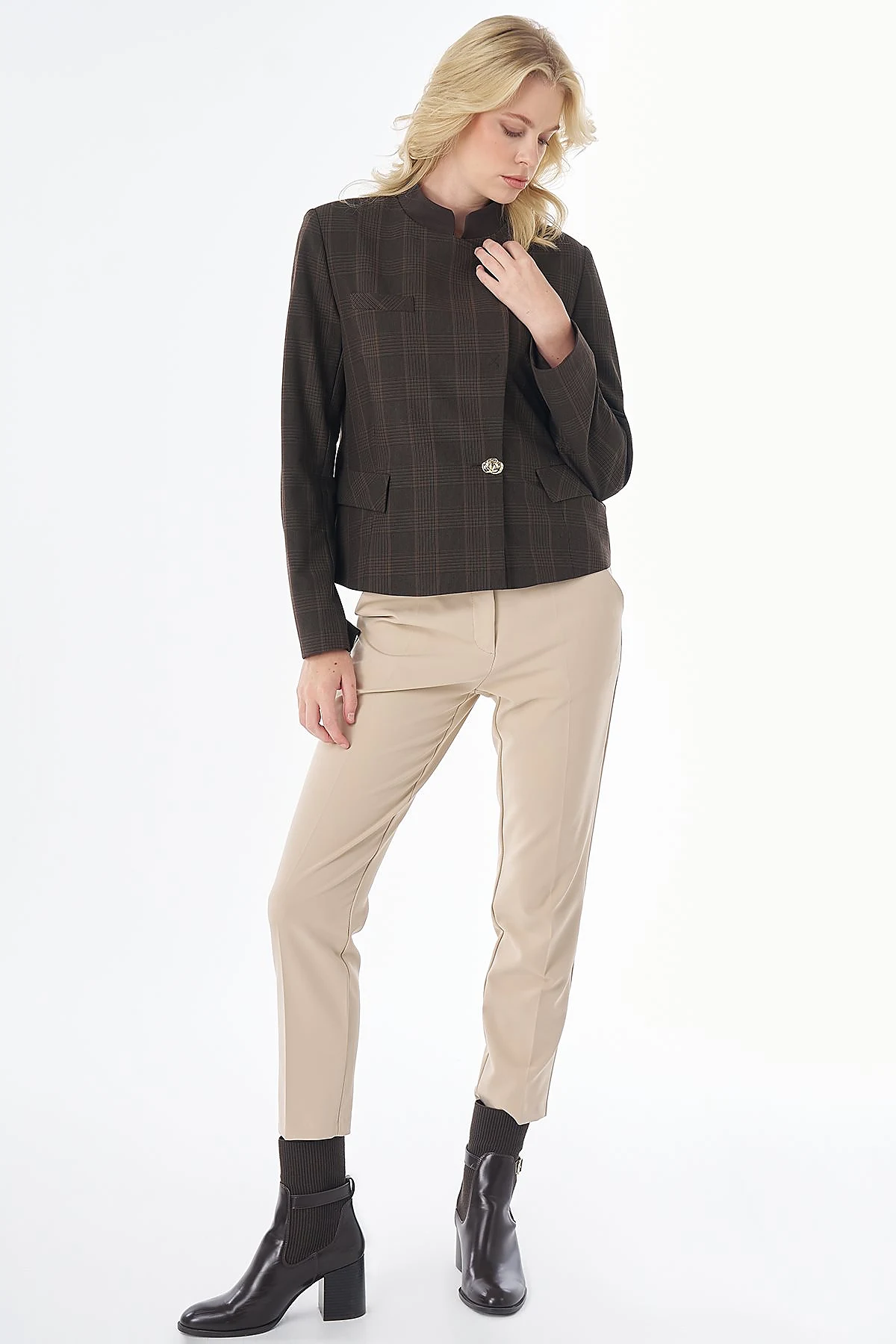 Mandarin-Collar Plaid Jacket Brown