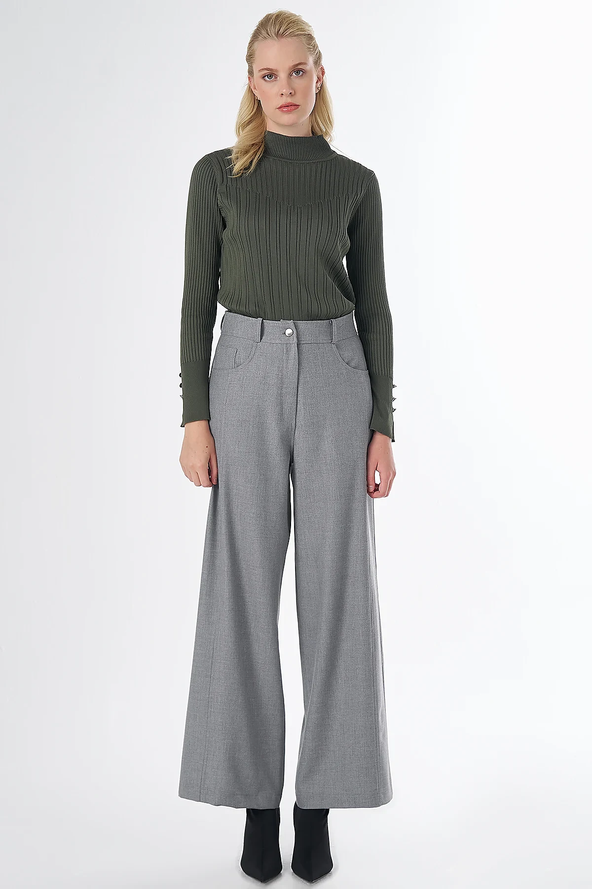 Stitch-Detail Wide-Leg Trousers Gray