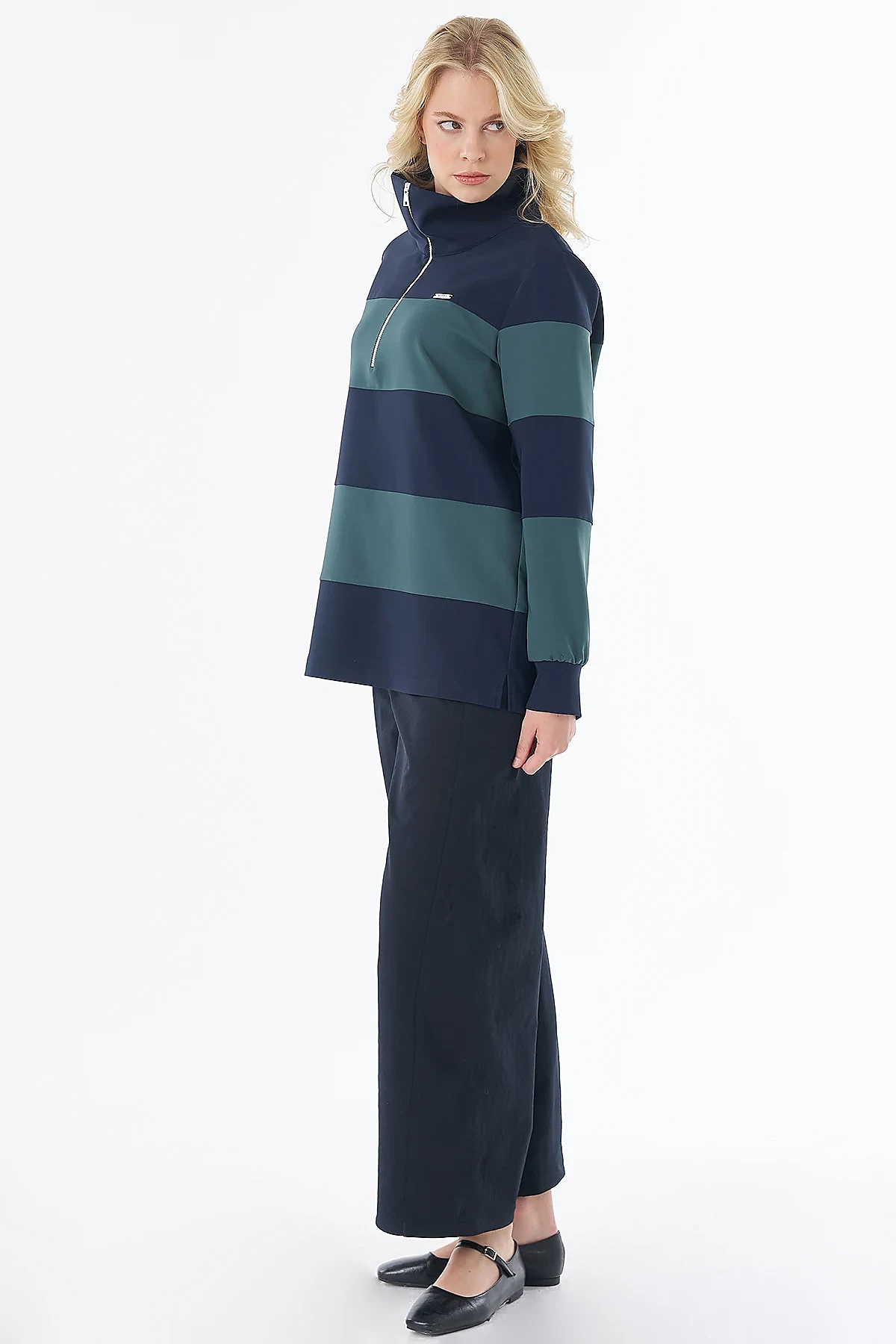 Color-Block Wide-Neck Sweatshirt Navy