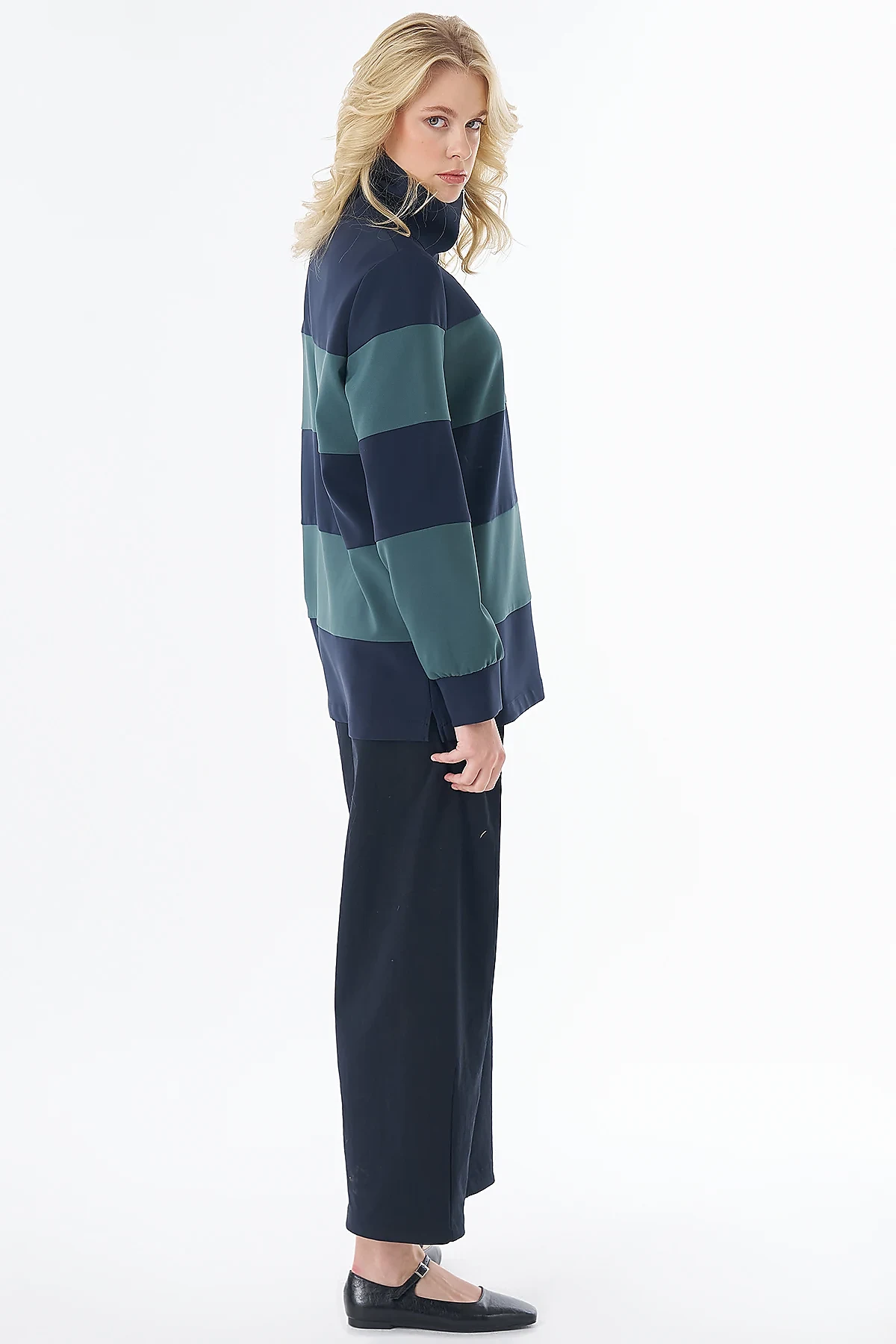 Color-Block Wide-Neck Sweatshirt Navy