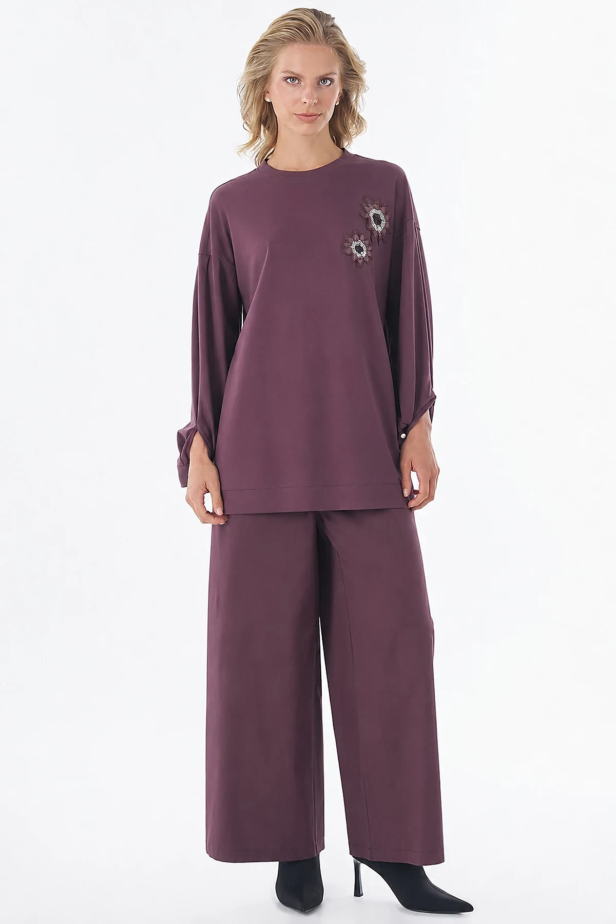 Beaded Embroidered Sweatshirt Burgundy