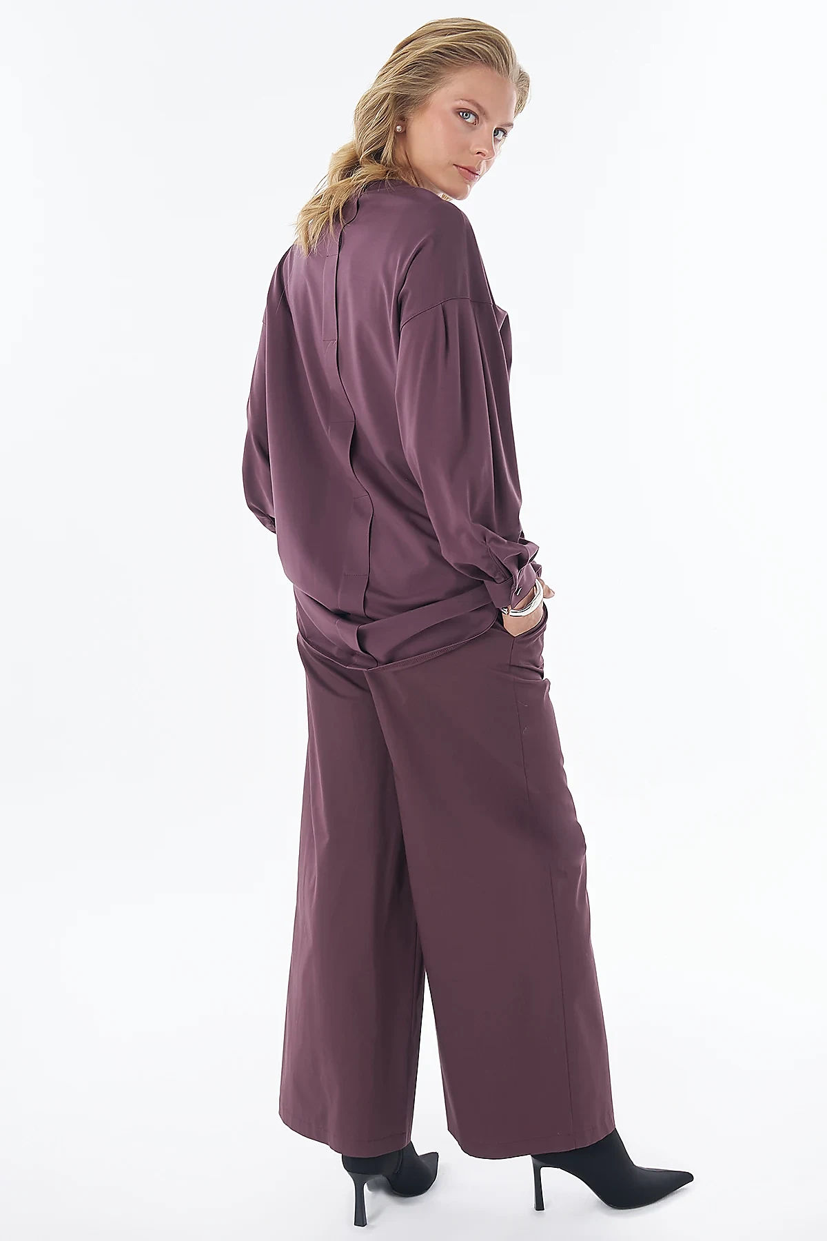 Beaded Embroidered Sweatshirt Burgundy