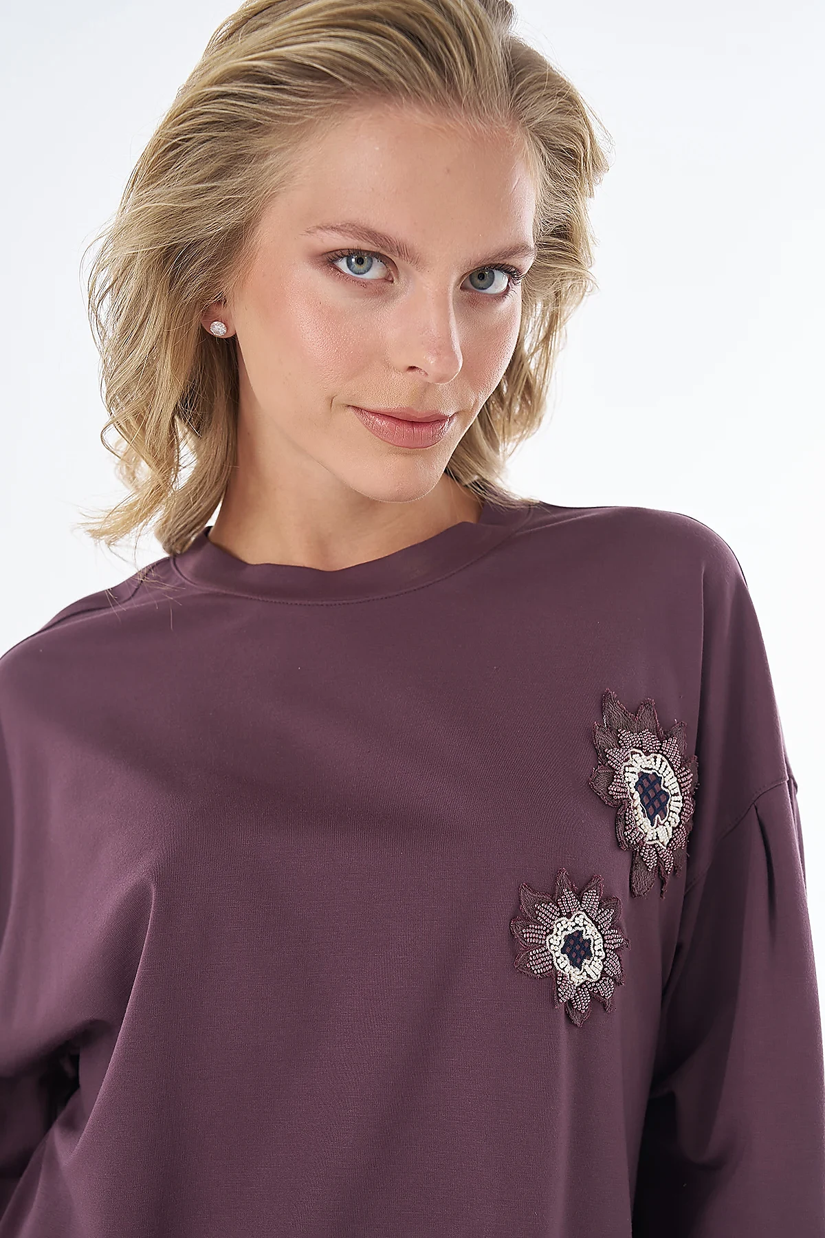 Beaded Embroidered Sweatshirt Burgundy